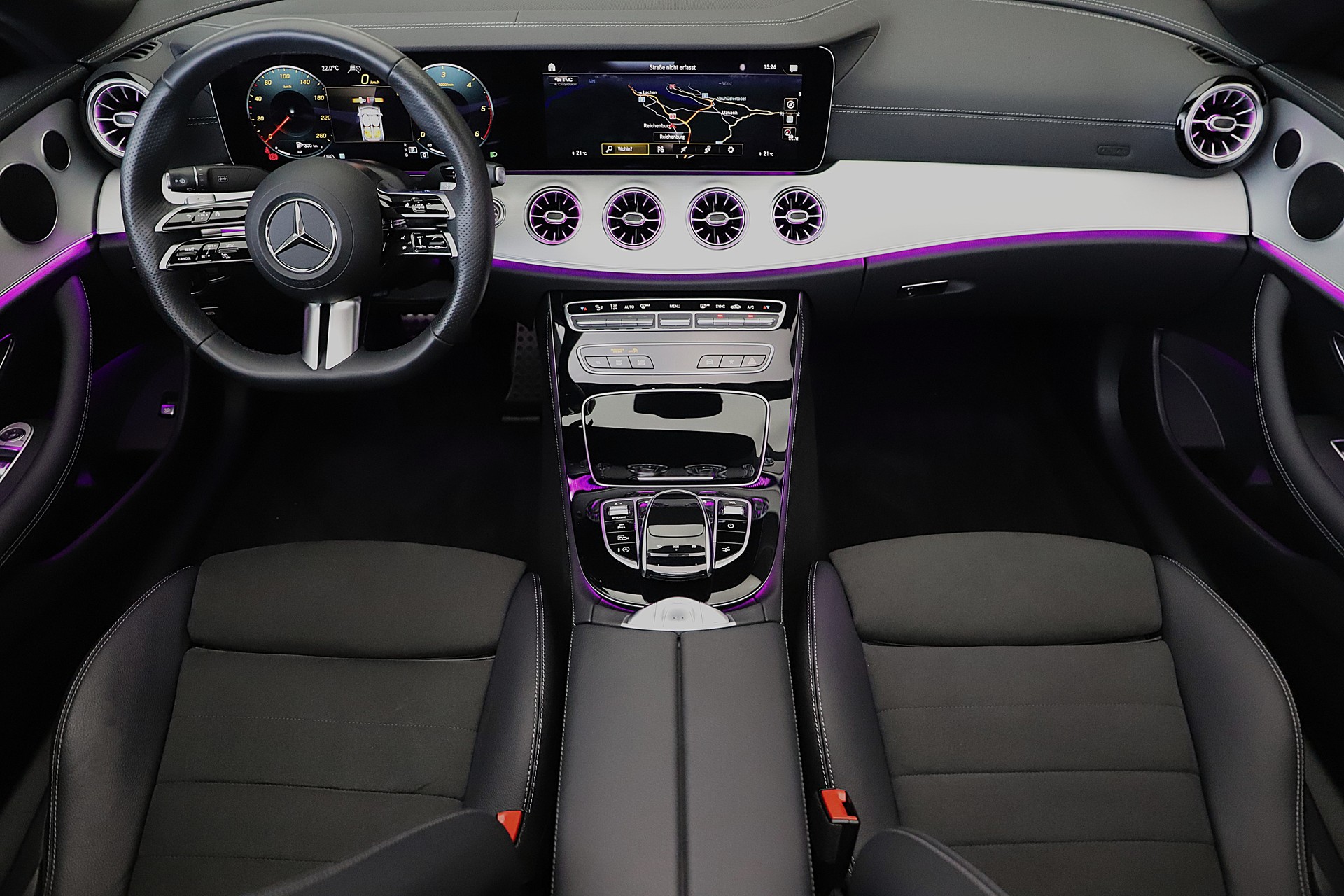MERCEDES-BENZ E 220 d Cabriolet AMG Line 9G-Tronic-image-7