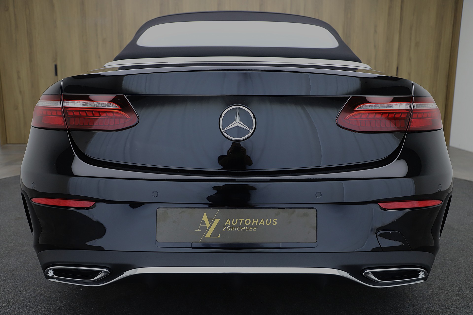 MERCEDES-BENZ E 220 d Cabriolet AMG Line 9G-Tronic-image-5