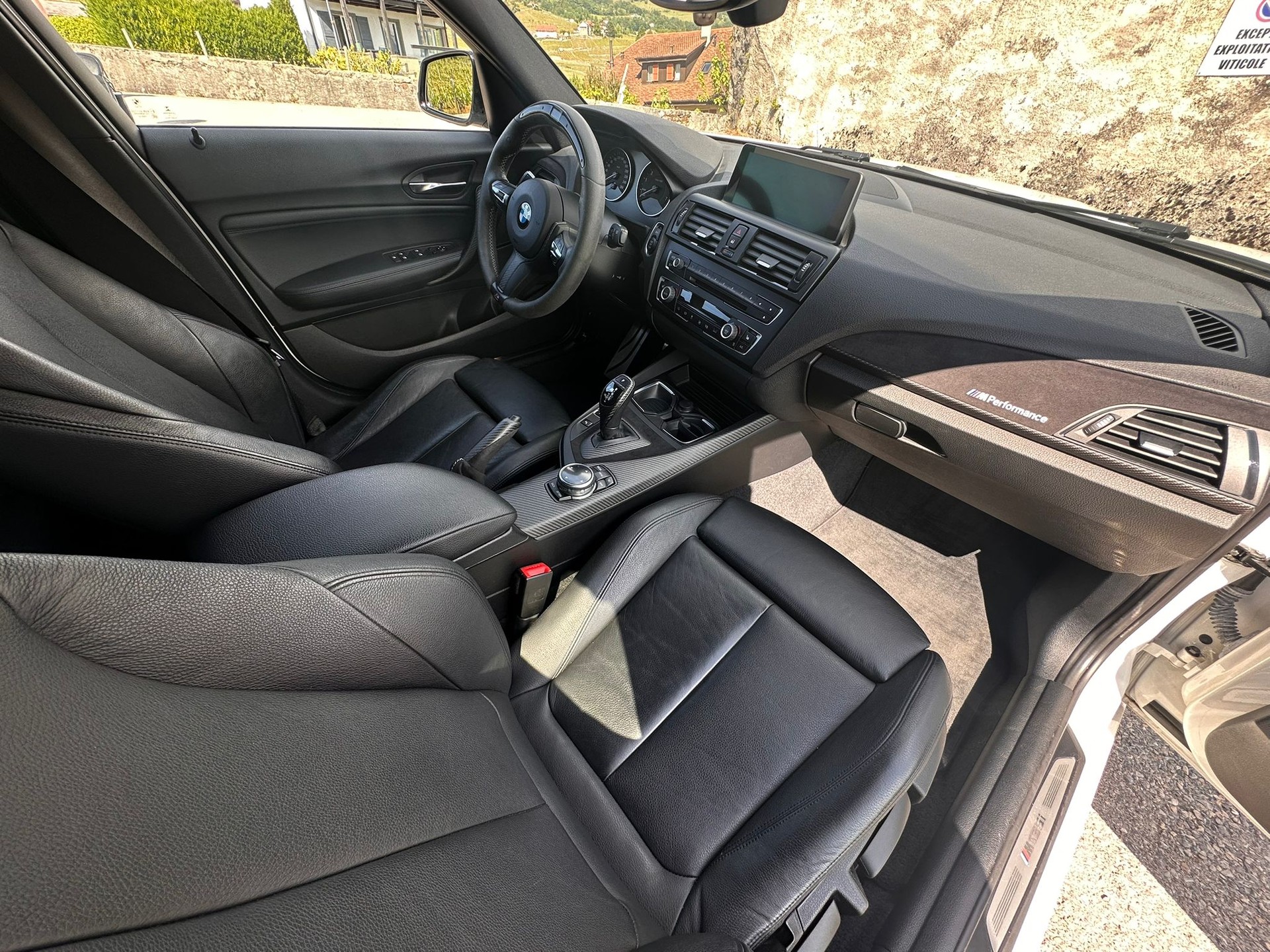 BMW M135i xDrive Steptronic-image-9