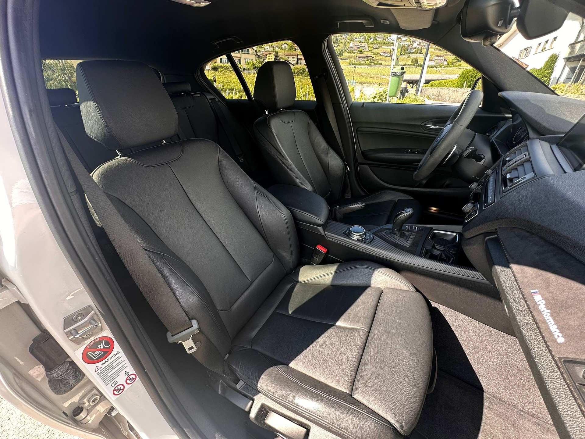 BMW M135i xDrive Steptronic-image-10