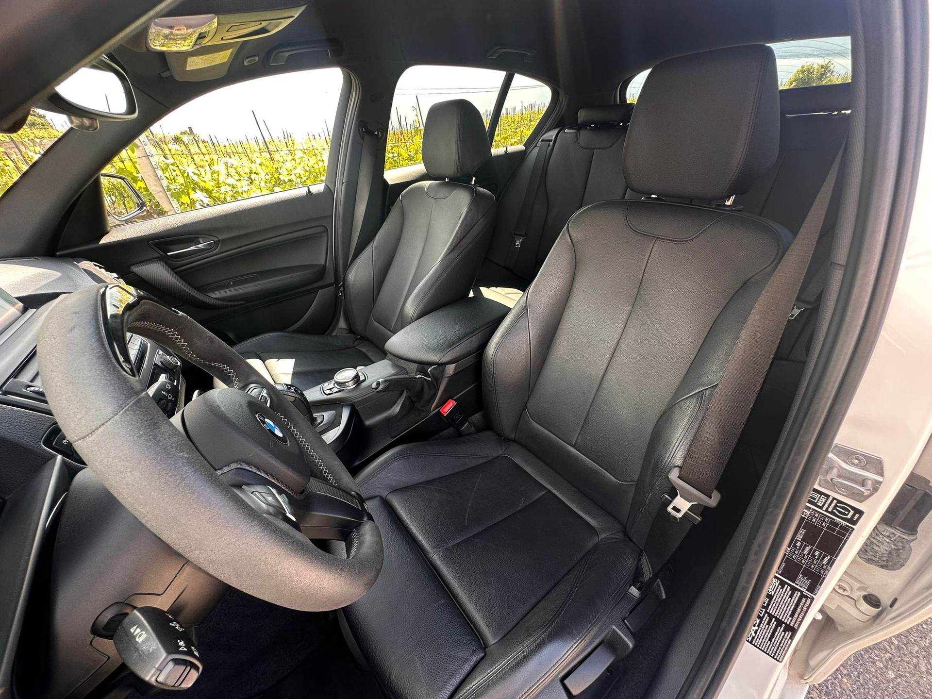 BMW M135i xDrive Steptronic-image-6