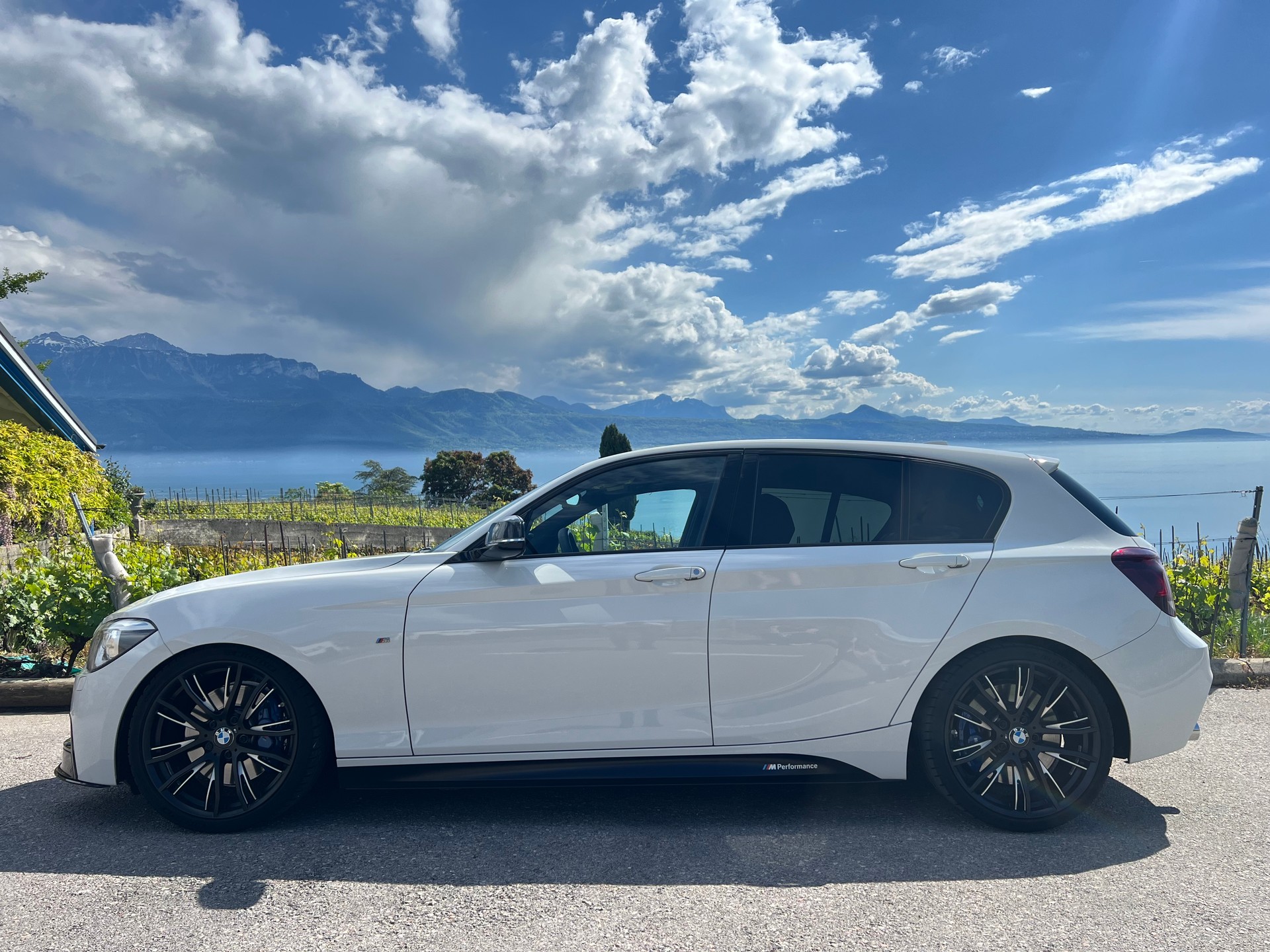 BMW M135i xDrive Steptronic-image-0
