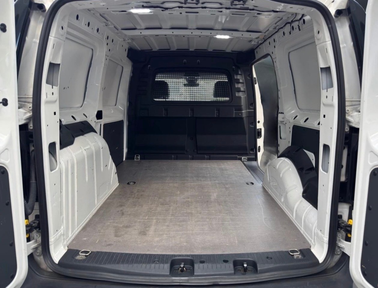 VW Caddy Cargo 2.0TDI Entry-image-10