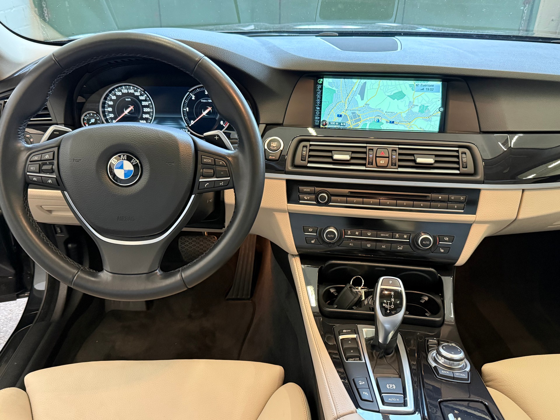 BMW 530d xDrive Steptronic-image-10