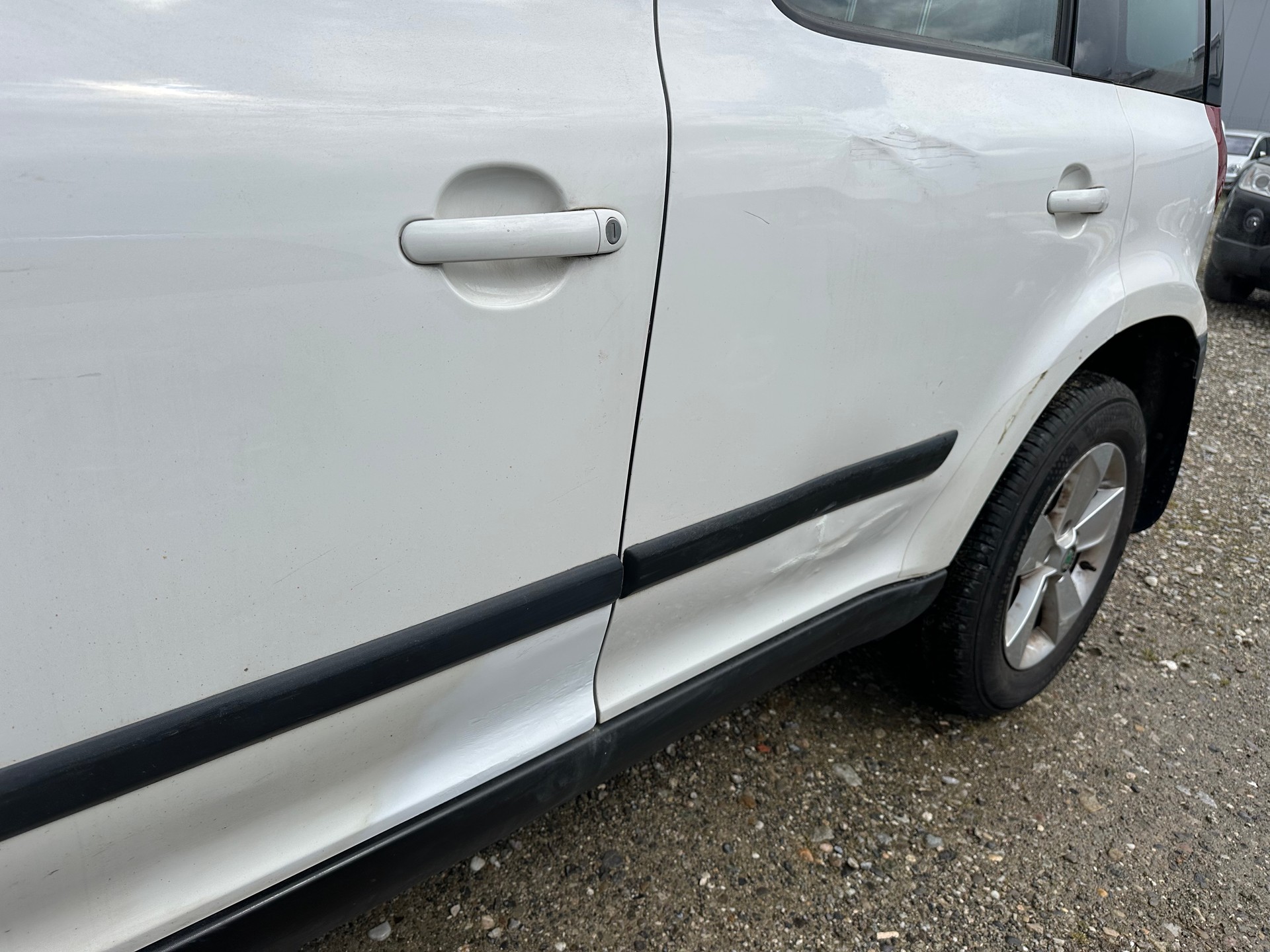SKODA Yeti 1.8 TSI Ambition 4x4 DSG-image-6