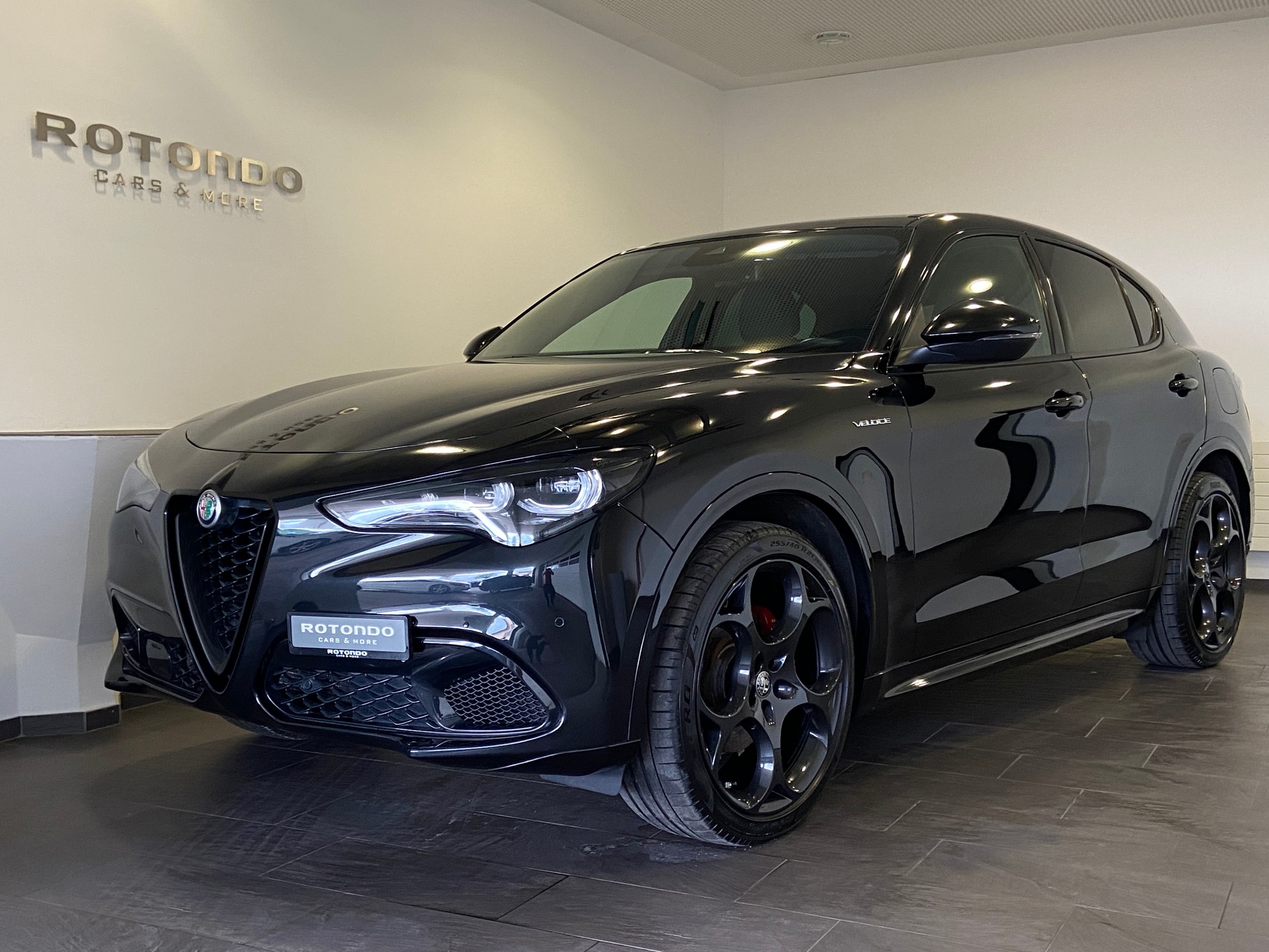 ALFA ROMEO Stelvio 2.0 Veloce Pack Premium Sky Q4 AT8-image-0