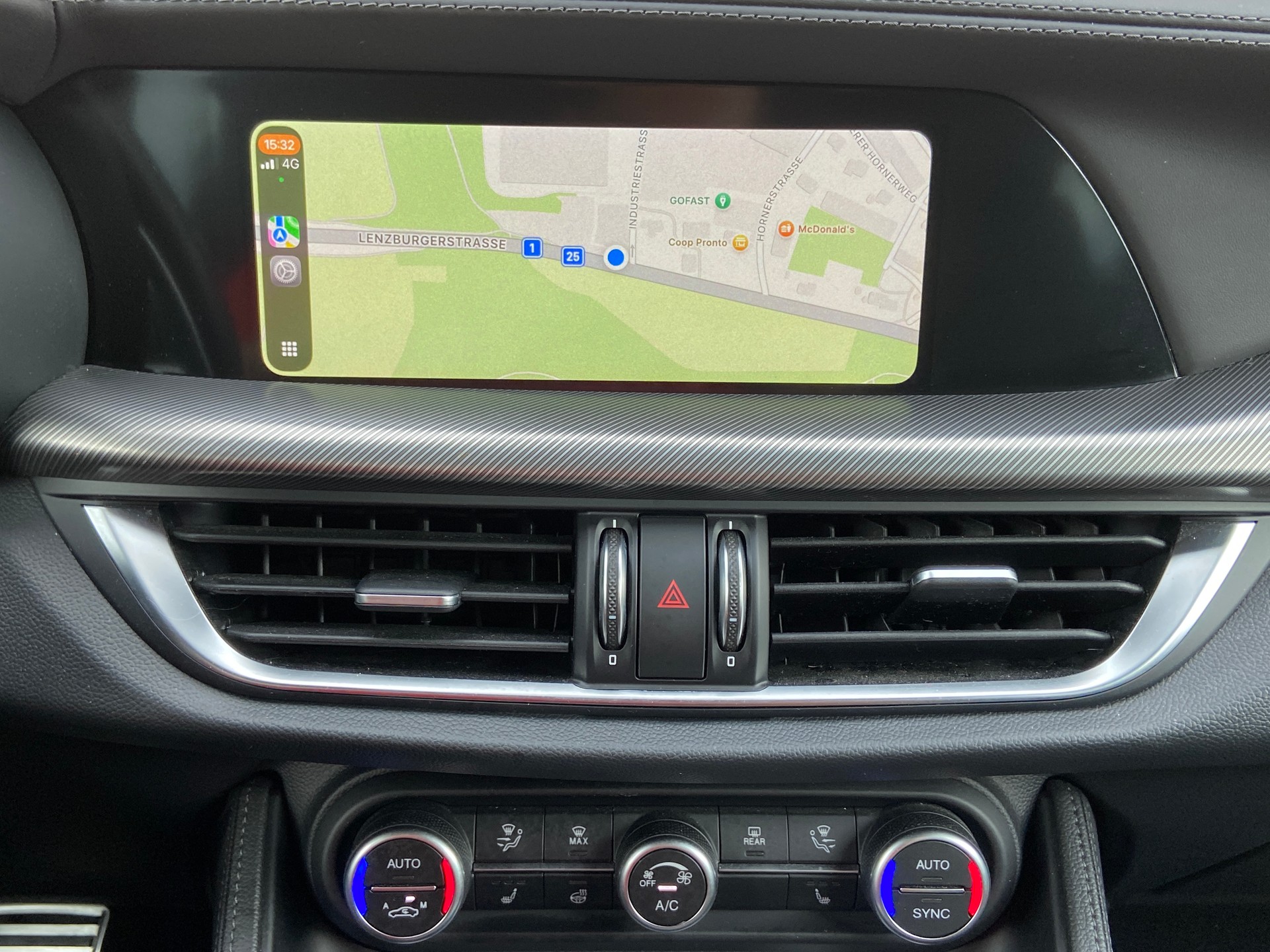 ALFA ROMEO Stelvio 2.0 Veloce Pack Premium Sky Q4 AT8-image-9