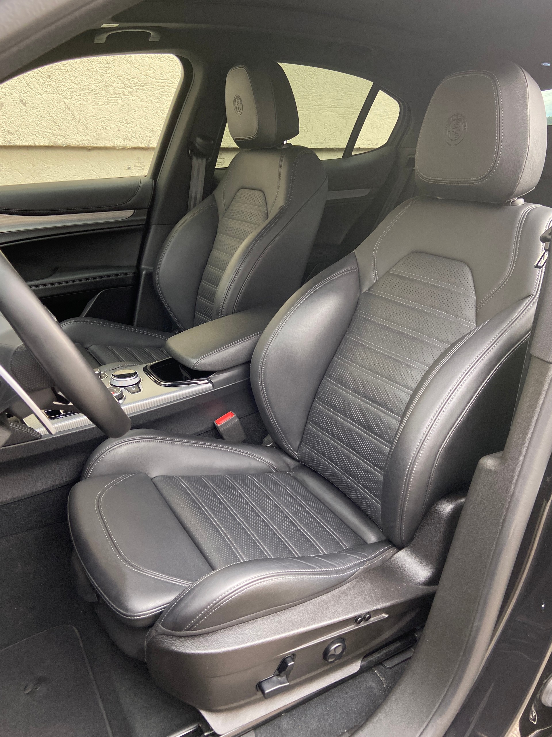 ALFA ROMEO Stelvio 2.0 Veloce Pack Premium Sky Q4 AT8-image-4