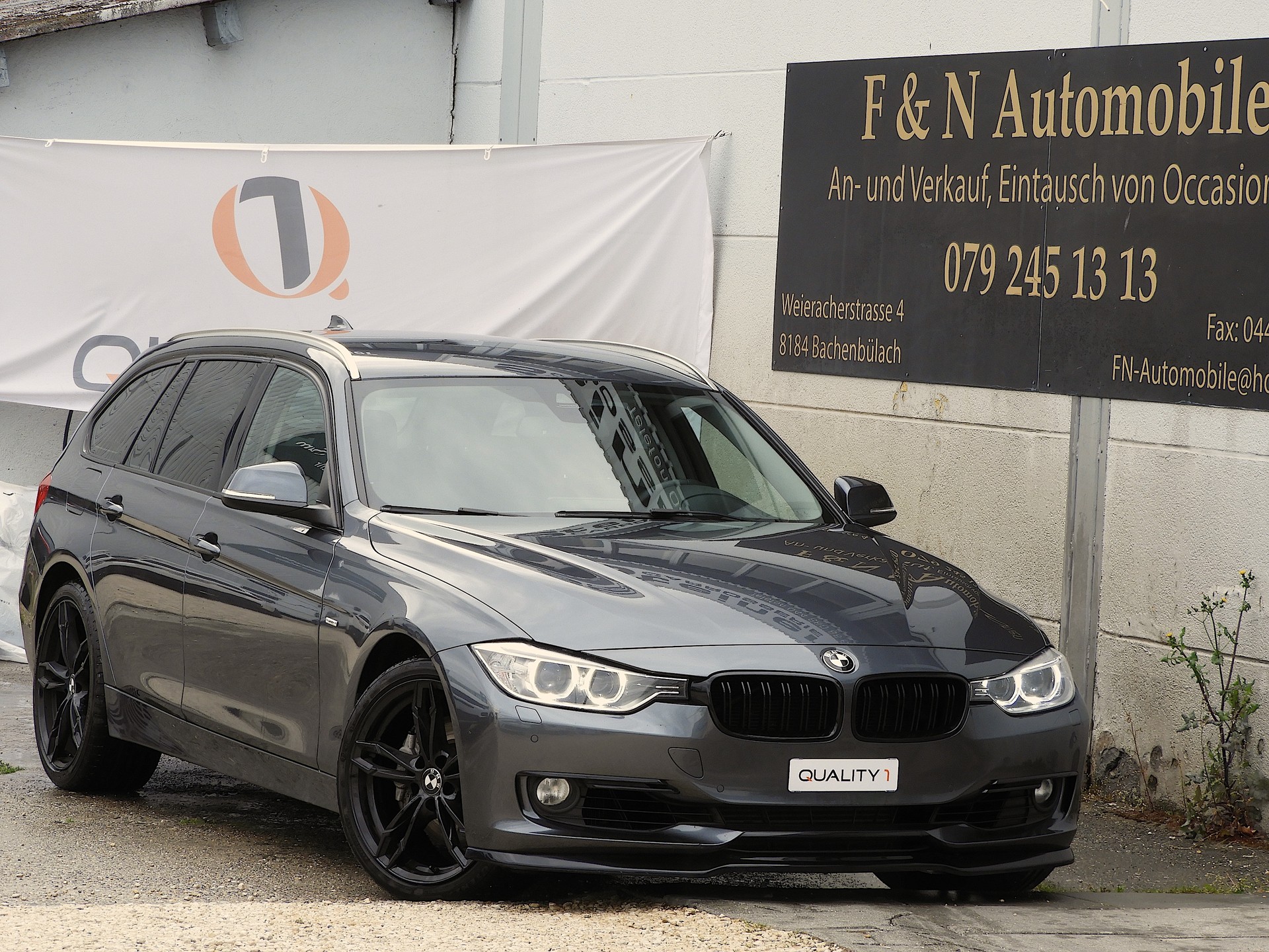 BMW 335i xDrive Touring Luxury Steptronic I ab MFK + Service I CH FZ I Garantie inkl. I 8-fach BMW Räder I DAB-image-1