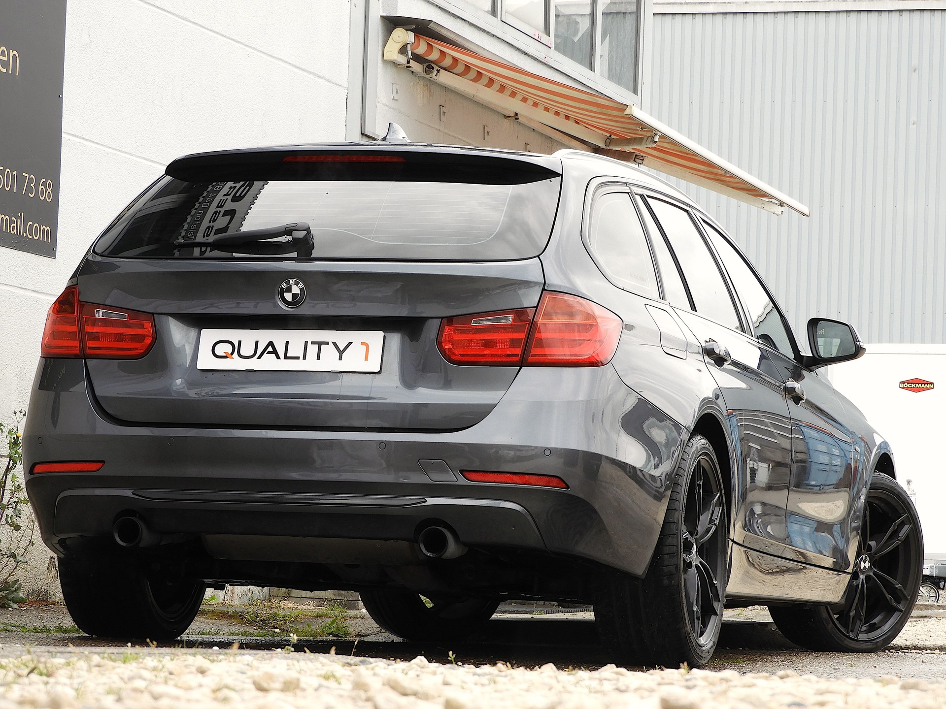 BMW 335i xDrive Touring Luxury Steptronic I ab MFK + Service I CH FZ I Garantie inkl. I 8-fach BMW Räder I DAB-image-4