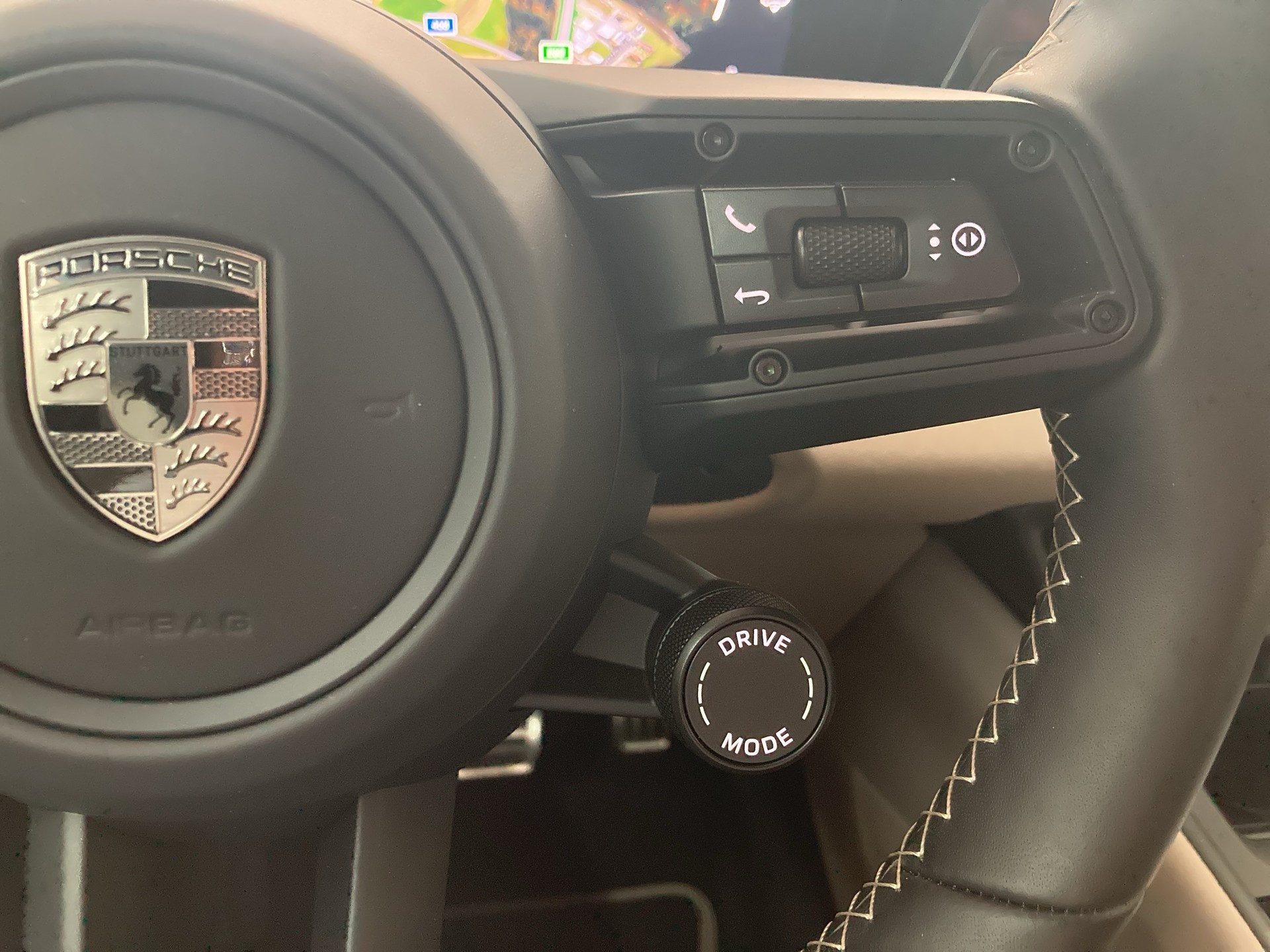PORSCHE Macan Turbo-image-25