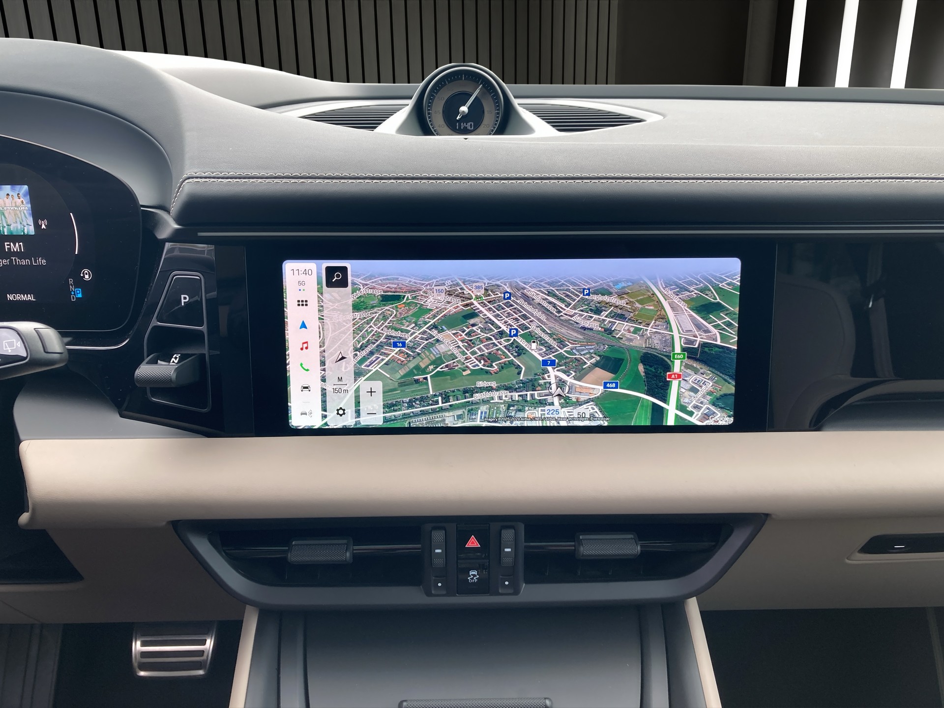 PORSCHE Macan Turbo-image-14