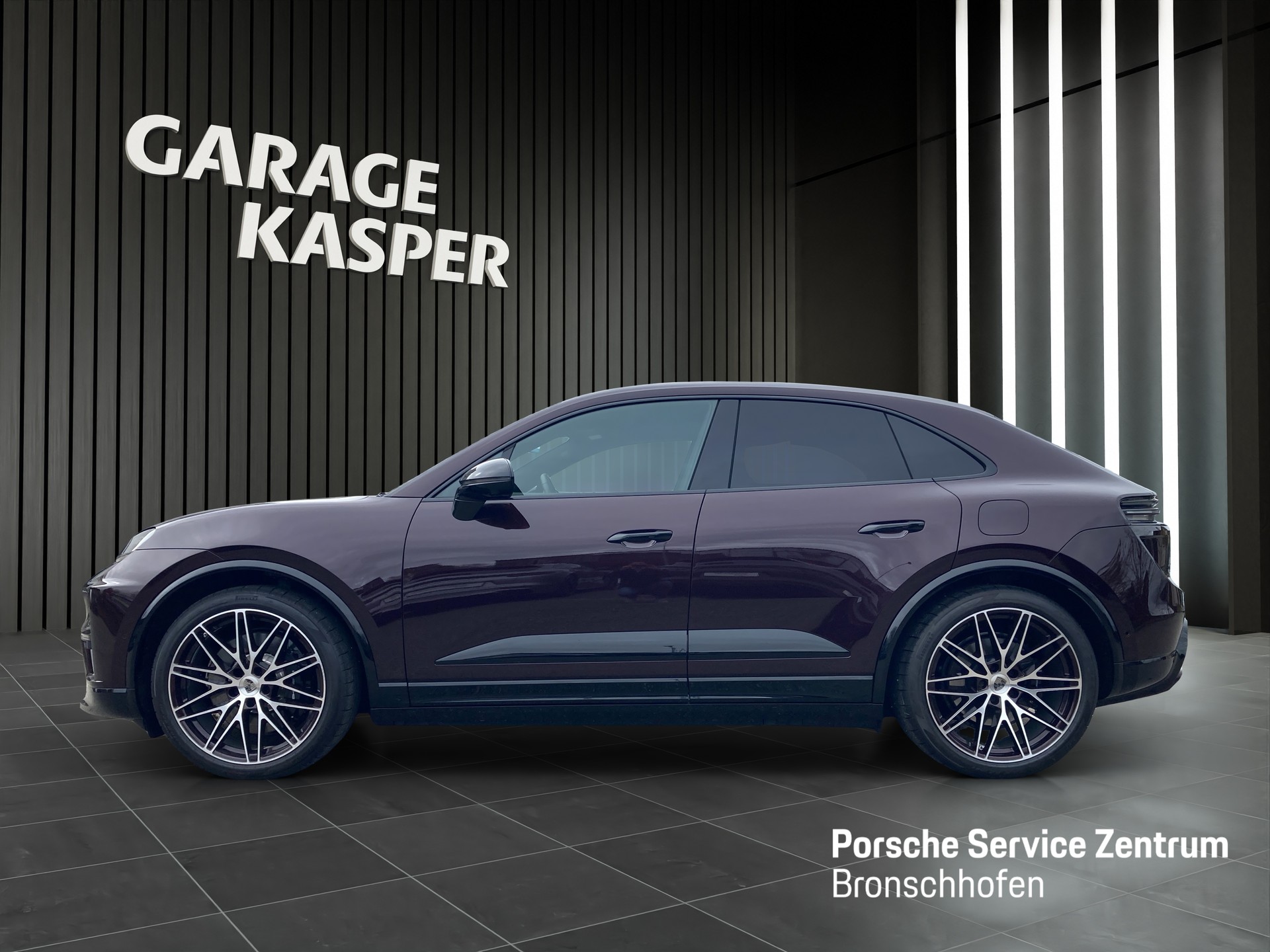 PORSCHE Macan Turbo-showroom-element-1