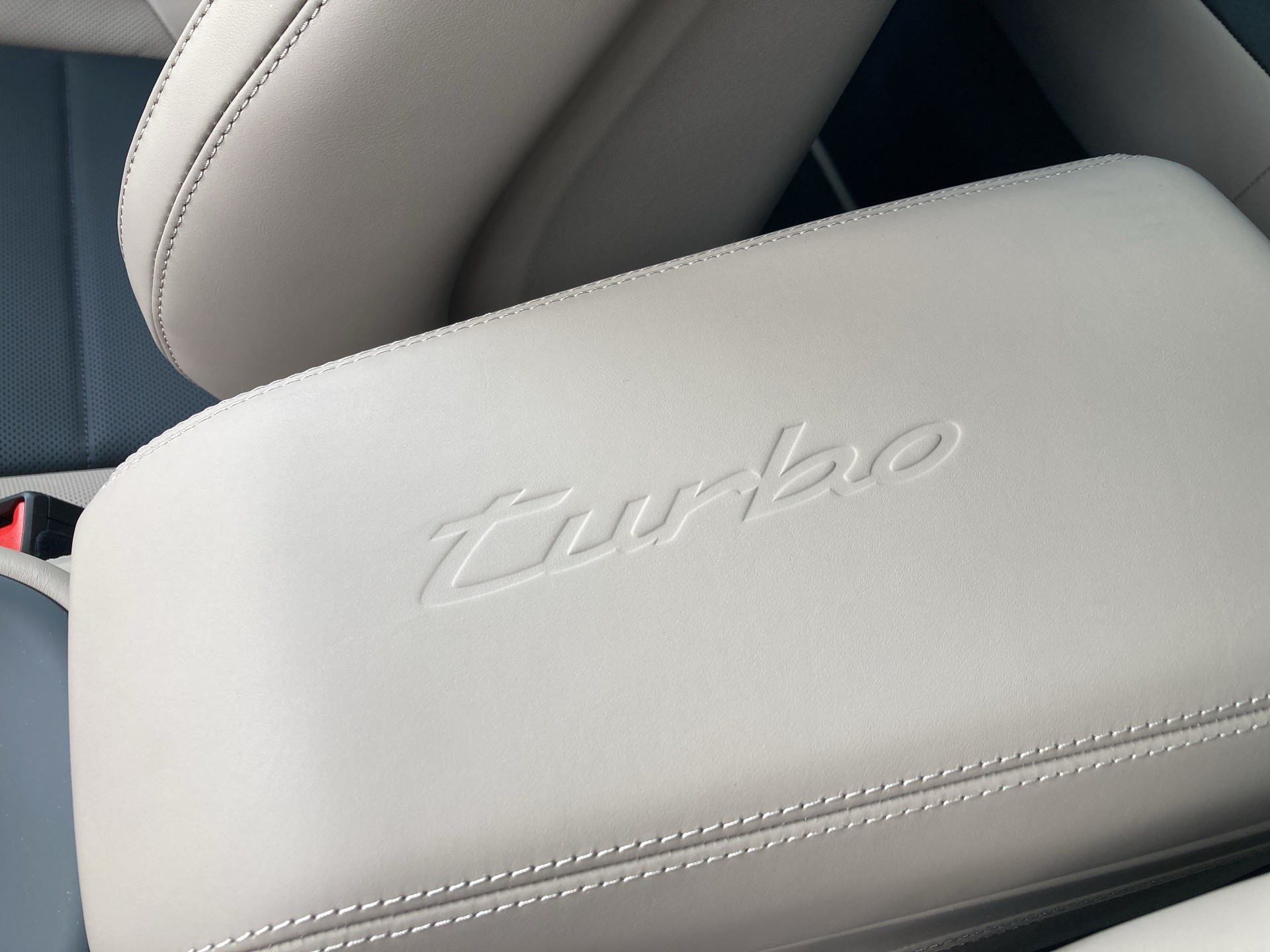 PORSCHE Macan Turbo-image-20