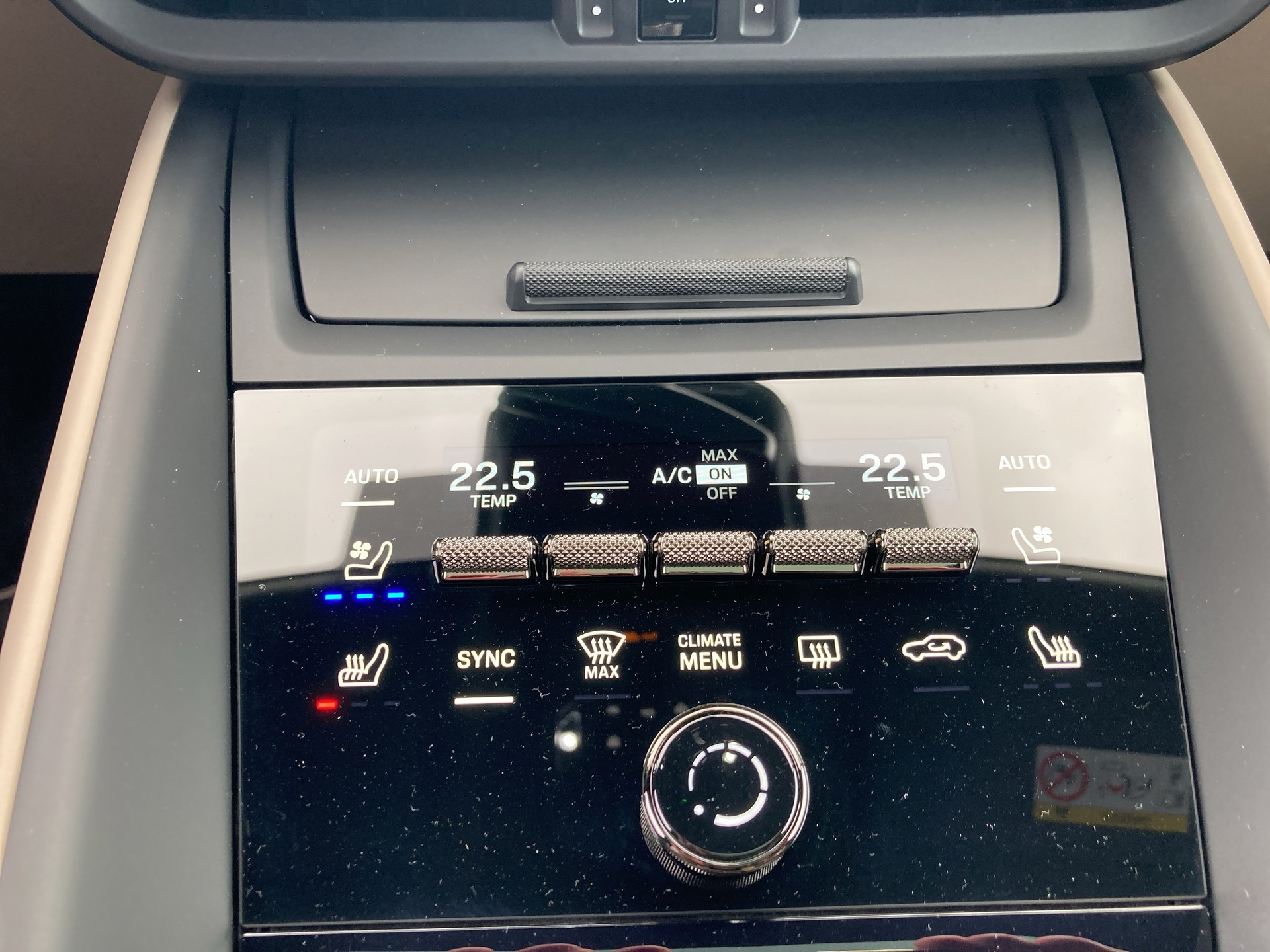 PORSCHE Macan Turbo-image-15