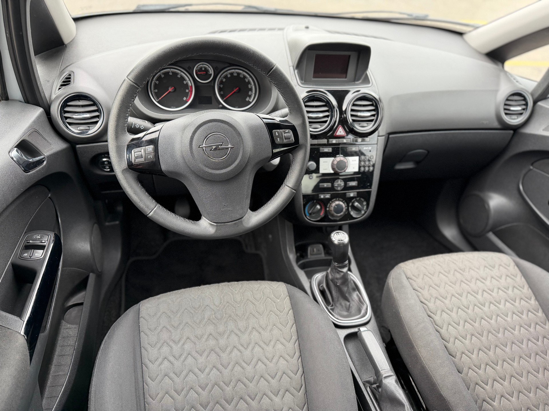 OPEL Corsa 1.2 TP Color Edition-image-7