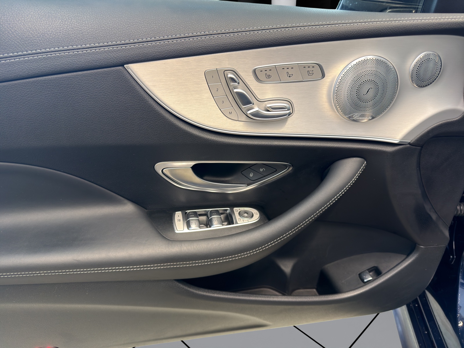 MERCEDES-BENZ E 400 Cabriolet AMG Line 4 Matic 9G-Tronic-image-12