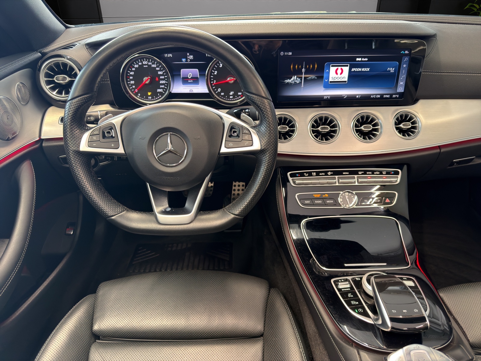 MERCEDES-BENZ E 400 Cabriolet AMG Line 4 Matic 9G-Tronic-image-10