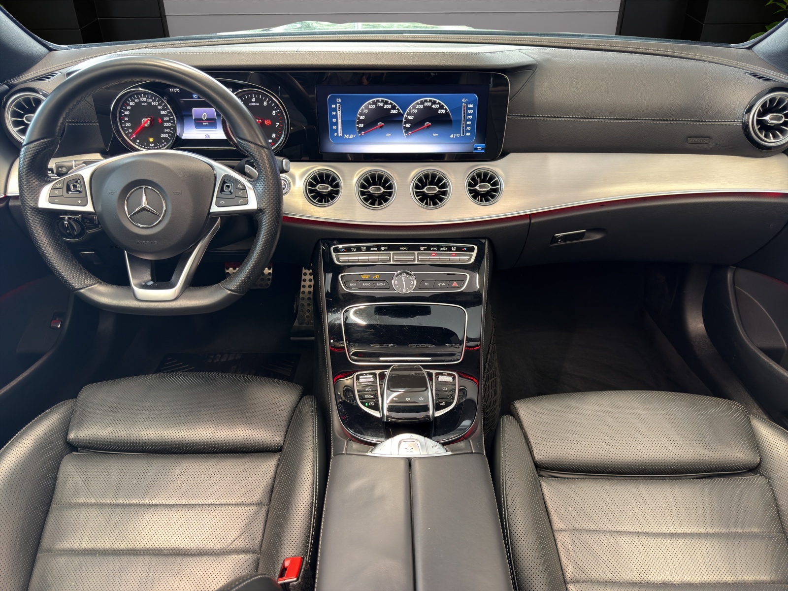 MERCEDES-BENZ E 400 Cabriolet AMG Line 4 Matic 9G-Tronic-image-9