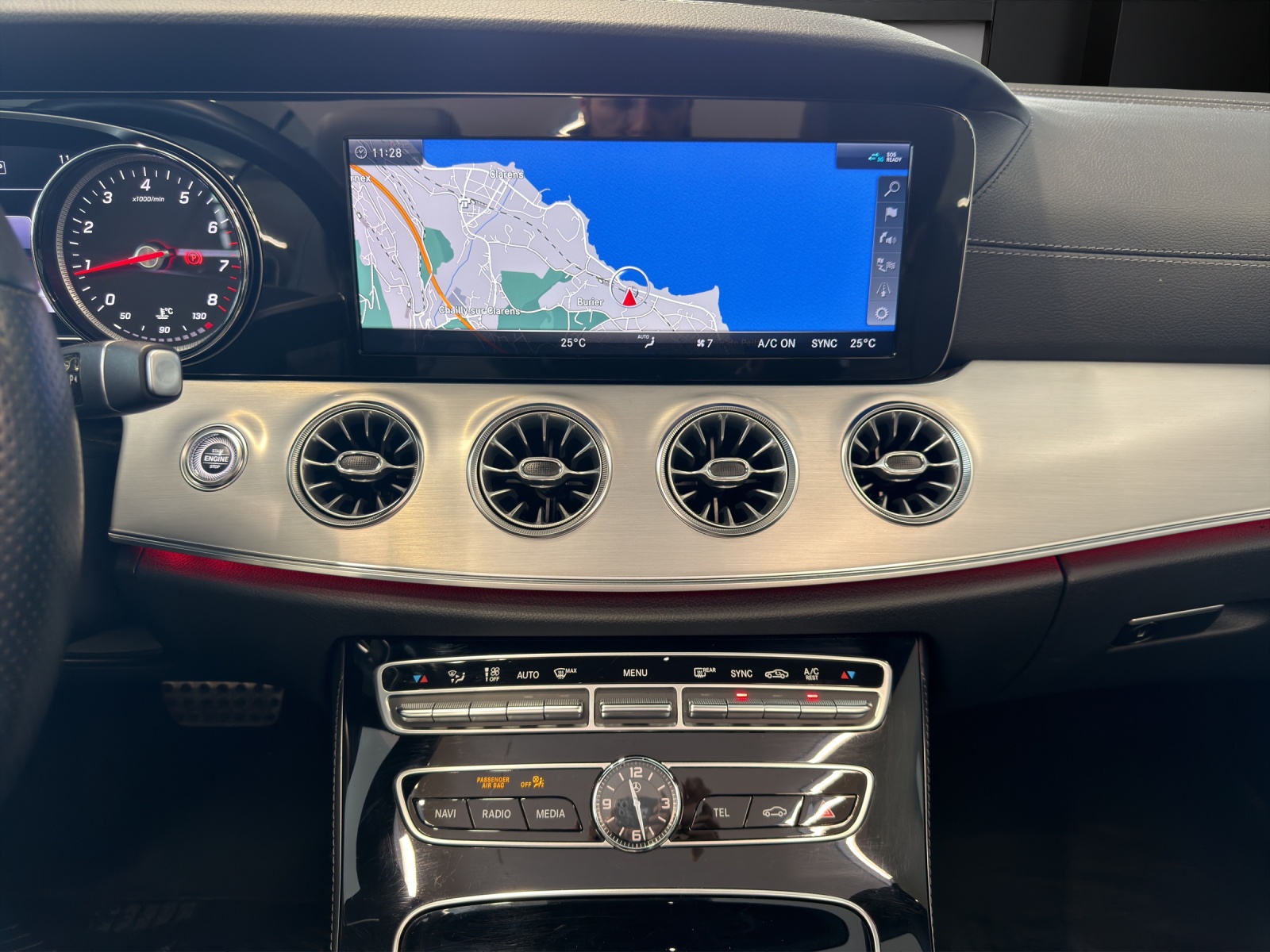 MERCEDES-BENZ E 400 Cabriolet AMG Line 4 Matic 9G-Tronic-image-14