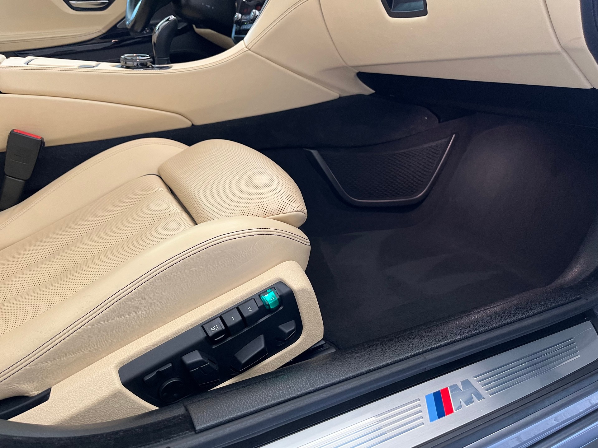 BMW 640d Gran Coupé xDrive (Individual)-image-18