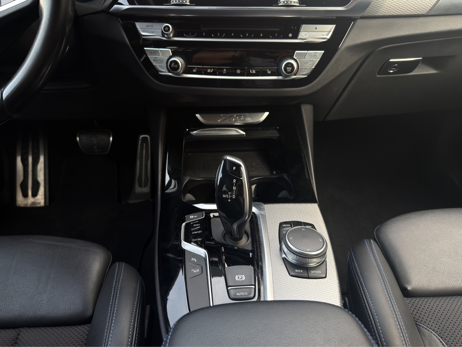 BMW X3 20d xDrive paddles-image-17