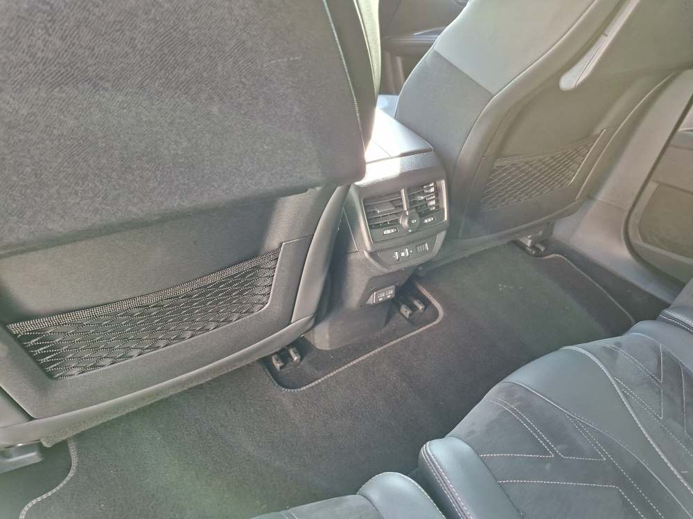 PEUGEOT 5008 1.6 PureTech GT Pack-image-24