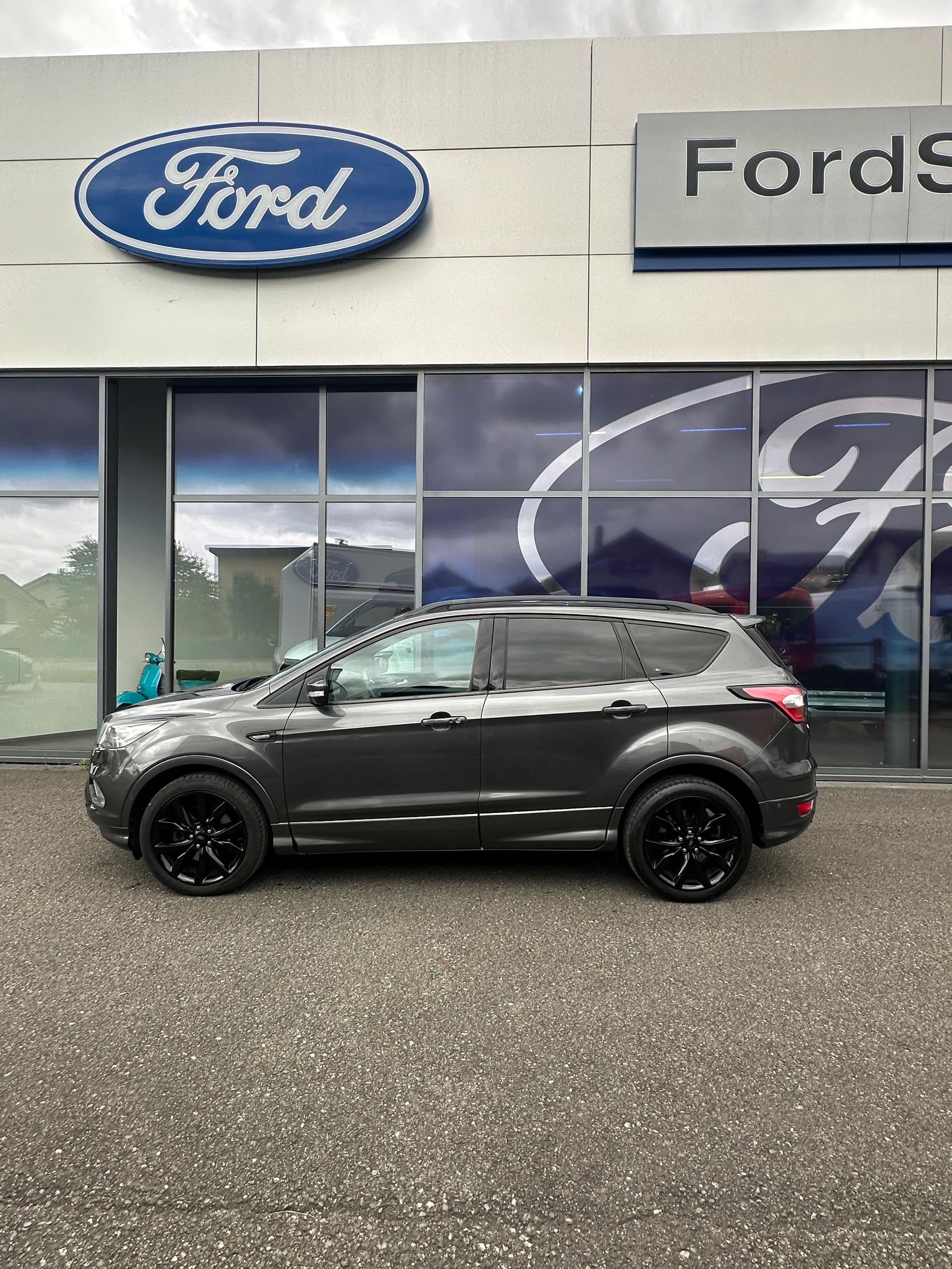 FORD Kuga 2.0 TDCi 120 ST-Line FPS-image-2