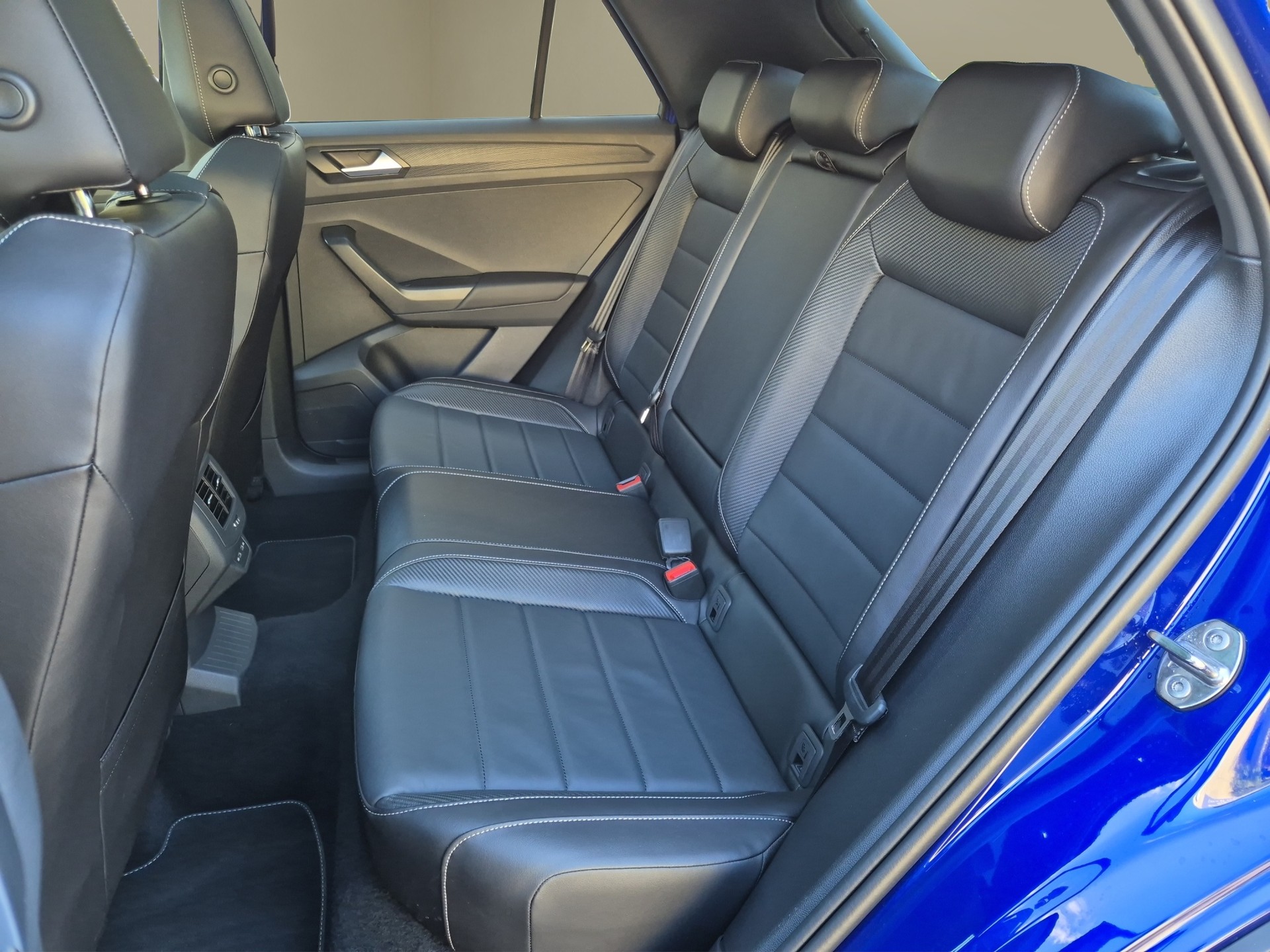 VW T-Roc 2.0 TSI R-Line DSG 4Motion-image-15