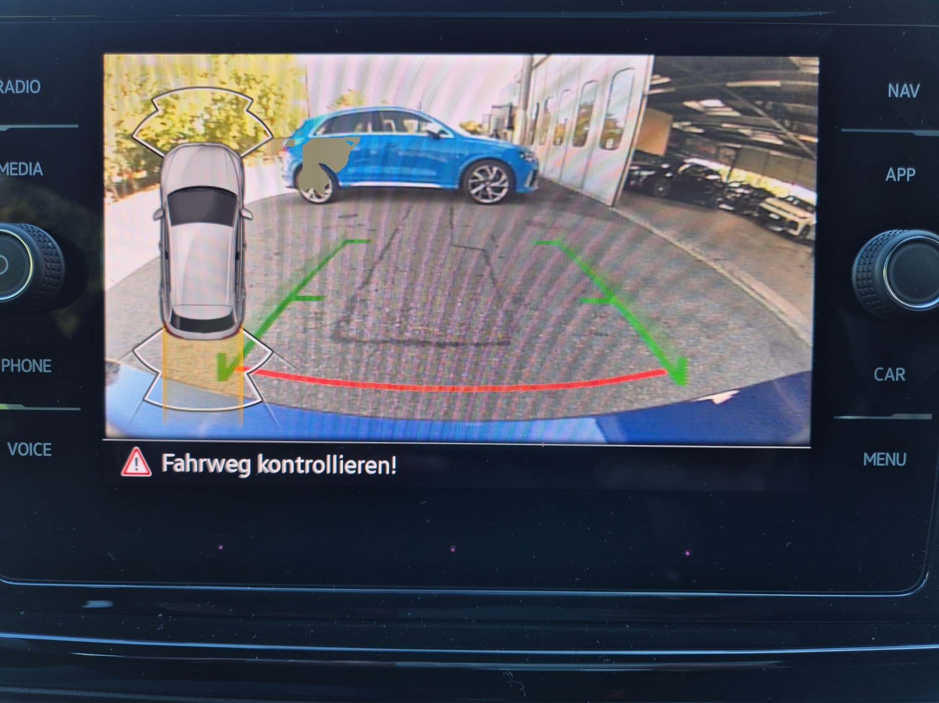 VW T-Roc 2.0 TSI R-Line DSG 4Motion-image-17