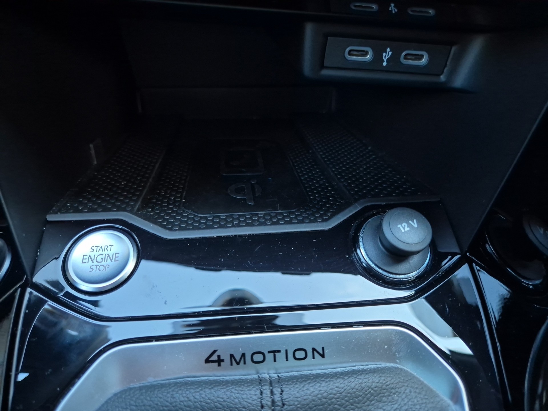 VW T-Roc 2.0 TSI R-Line DSG 4Motion-image-18