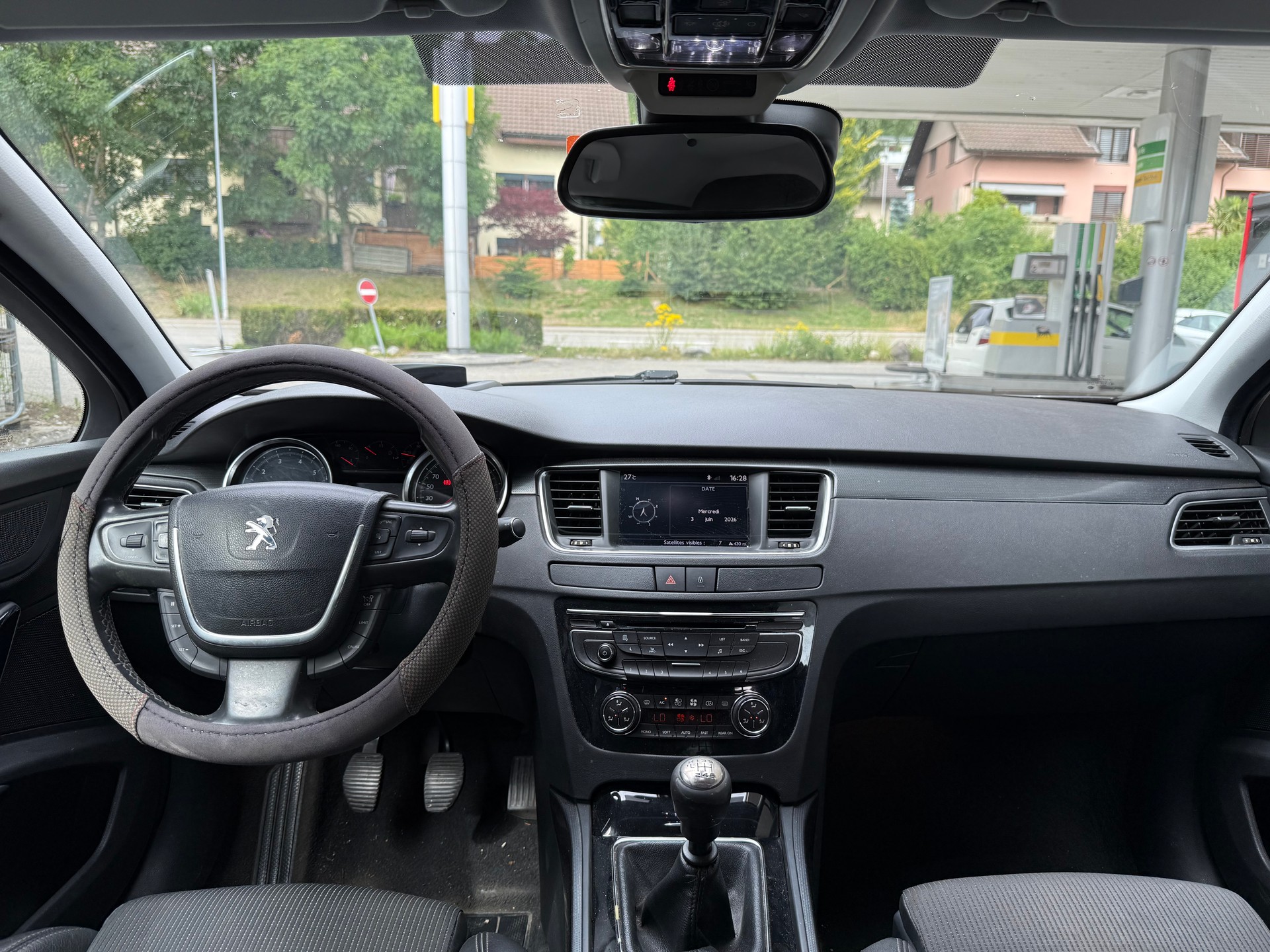 PEUGEOT 508 1.6 16V T Allure-image-10