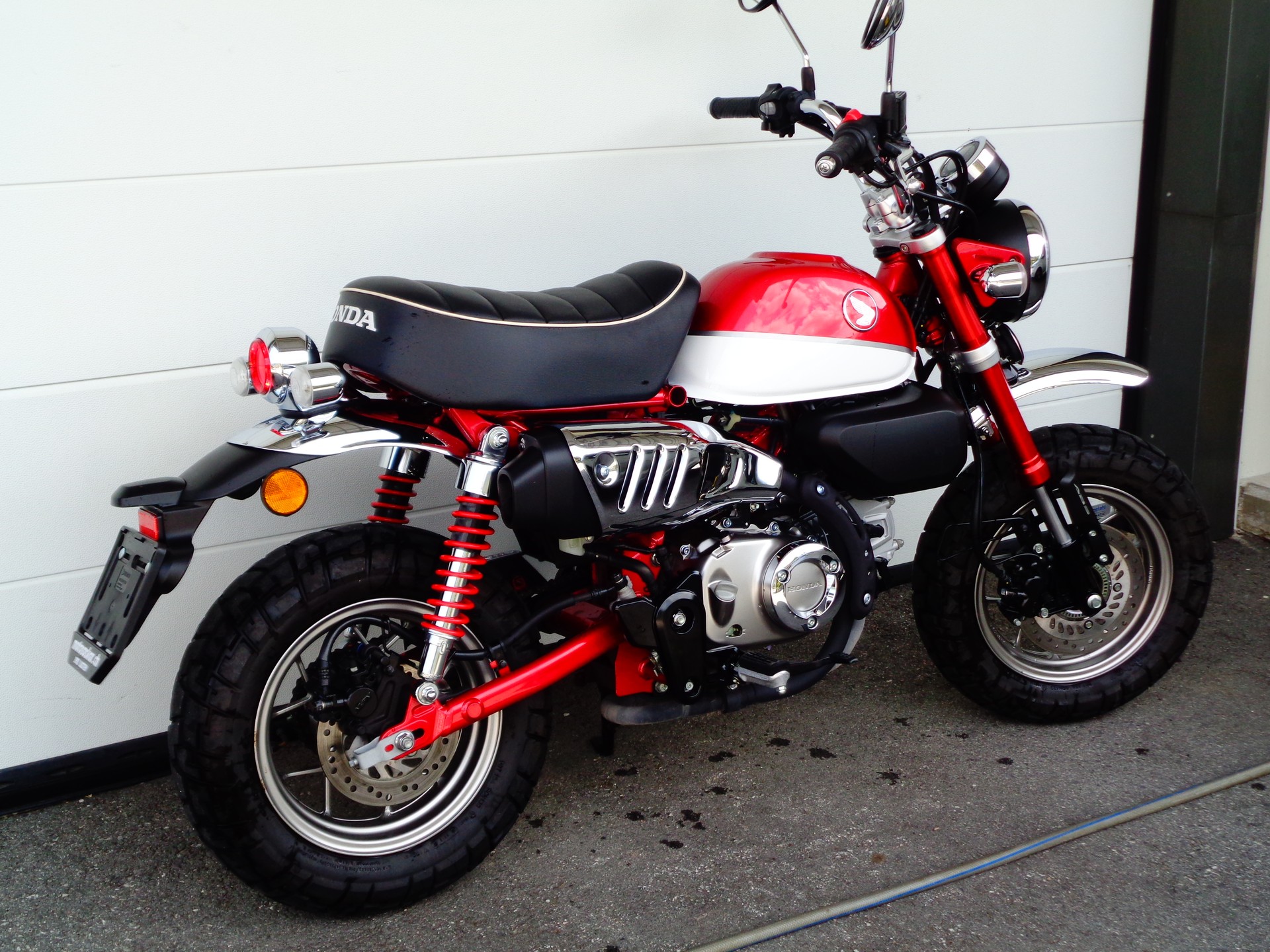 HONDA Z 125 Monkey ABS-showroom-element-1