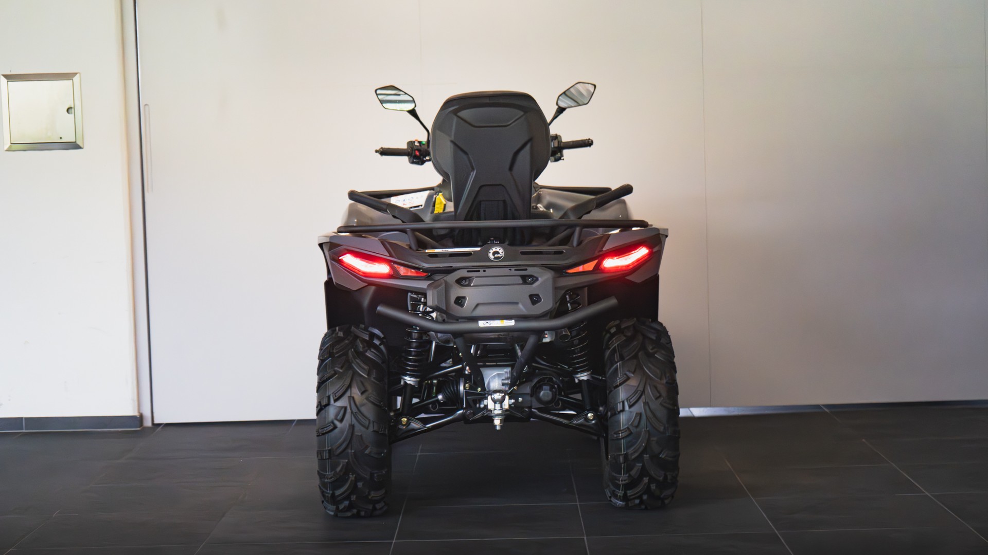 CAN-AM 700 Max DPS ABS T-showroom-element-3