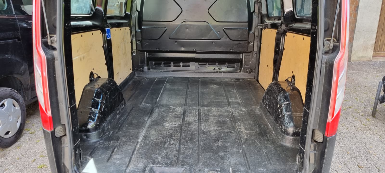 FORD TRANSIT CUSTOM-image-3
