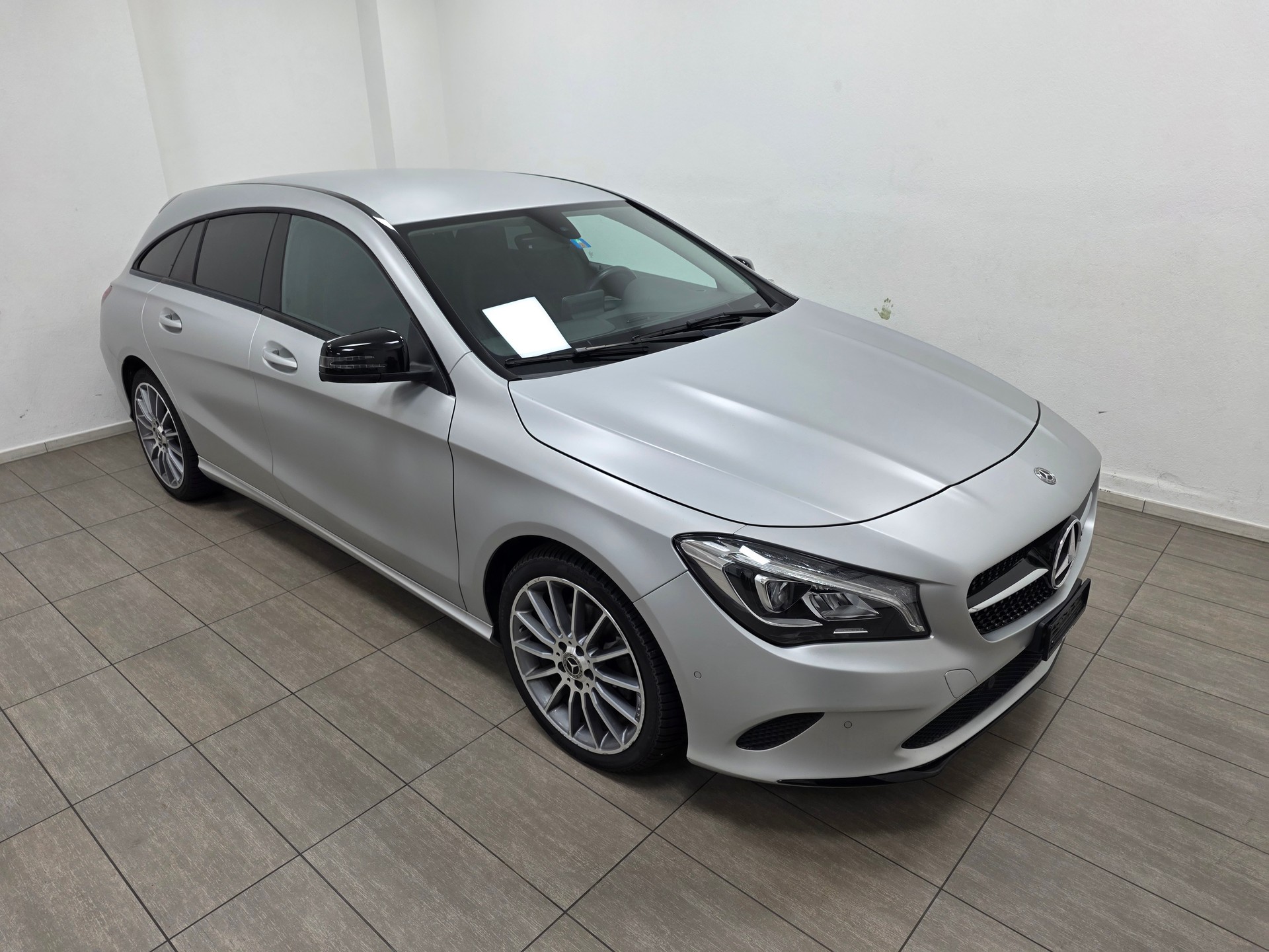 MERCEDES-BENZ CLA Shooting Brake 200 d AMG Line 4Matic 7G-DCT-image-0