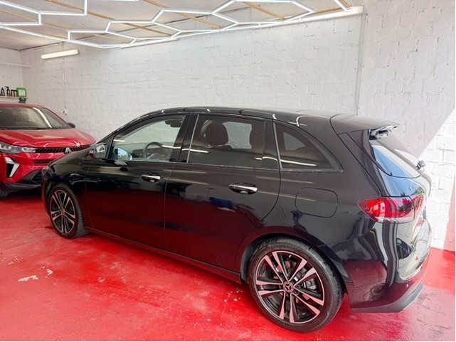 MERCEDES-BENZ B 200 Night Star 7G-DCT-showroom-element-2