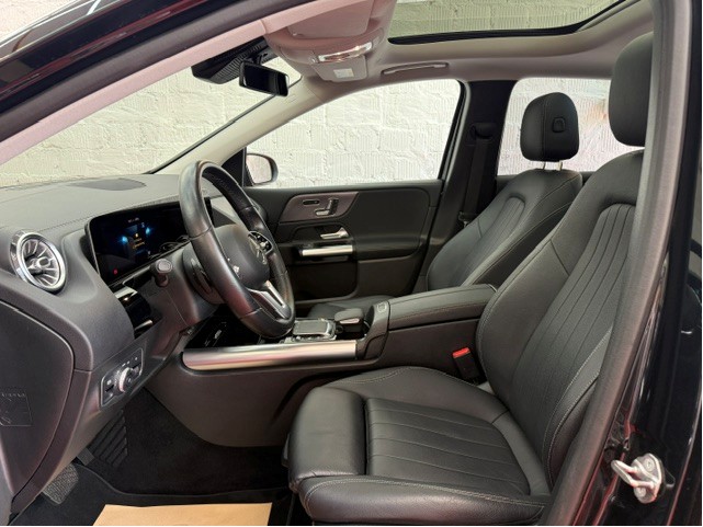 MERCEDES-BENZ B 200 Night Star 7G-DCT-image-4
