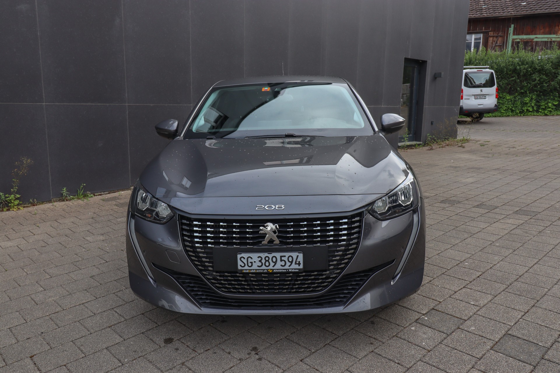 PEUGEOT 1.2 PureTech 100 Allure-image-1