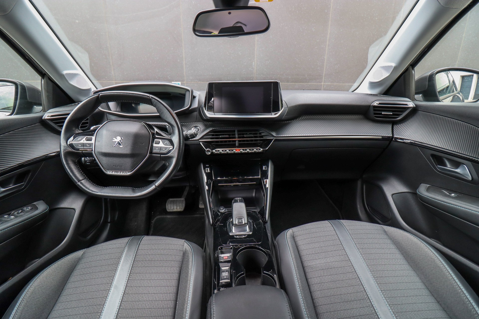PEUGEOT 1.2 PureTech 100 Allure-image-3