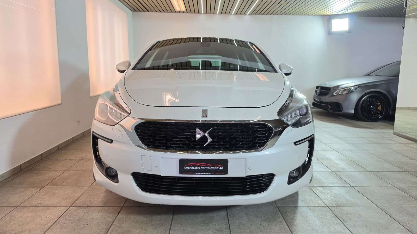 DS AUTOMOBILES DS5 2.0 e-HDi SO Chic Automatic, Top Zustand, Schweizer Fahrzeug, Frisch ab MFK und Frisch ab Service-image-1