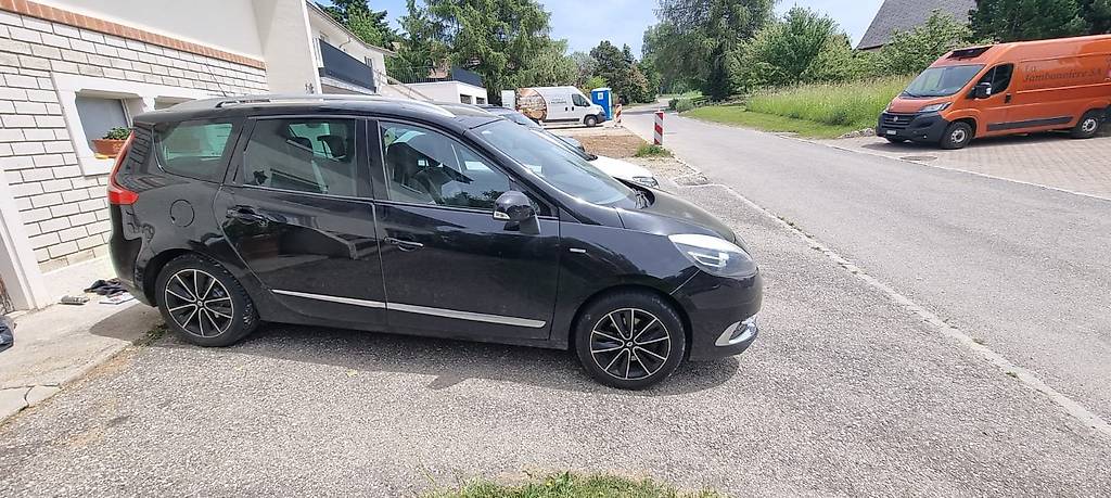 RENAULT 1.2 TCe 130 Swiss Ed. S/S 7P-image-0