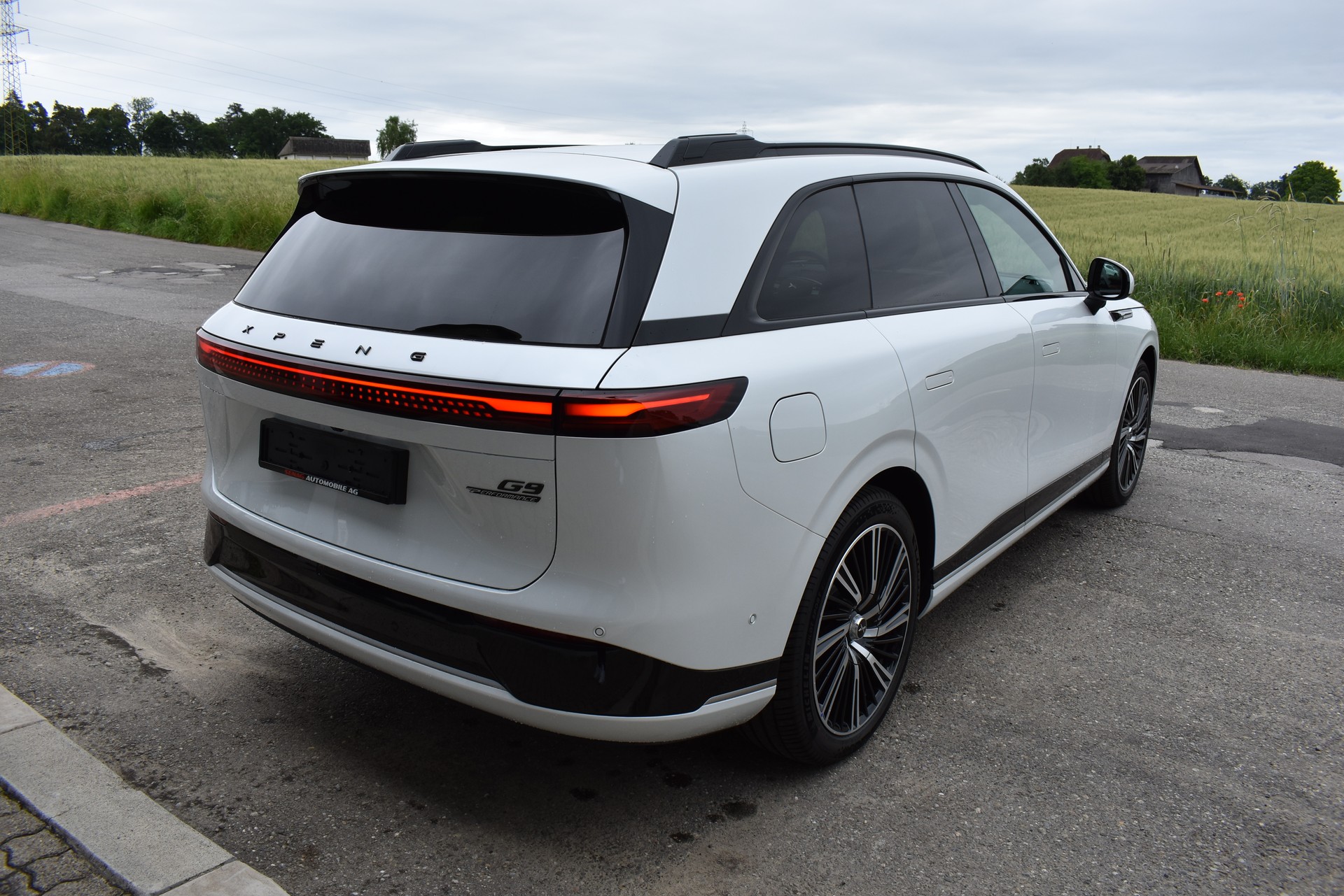 XPENG G9 93kWh Performance AWD-image-3