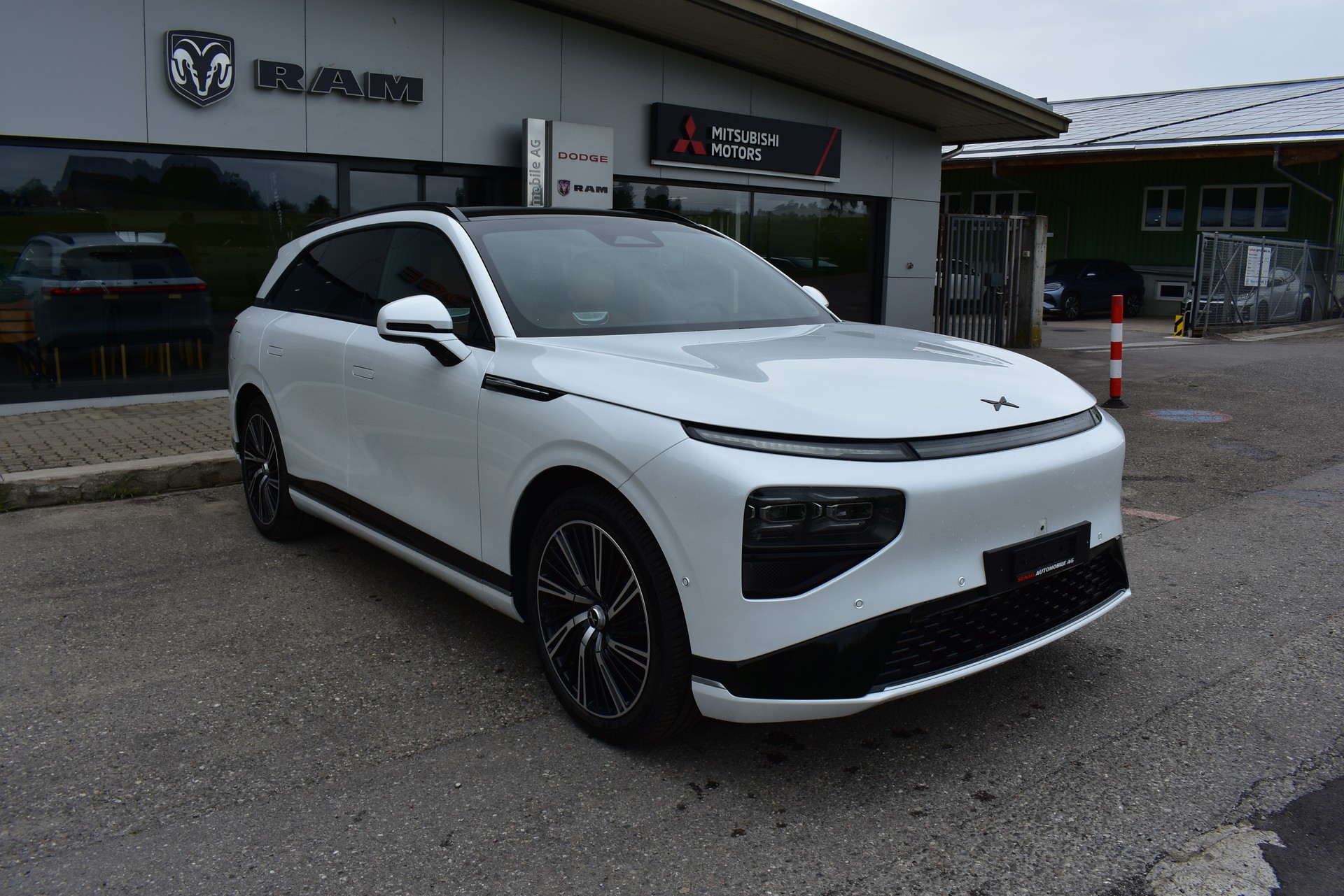 XPENG G9 93kWh Performance AWD-image-1