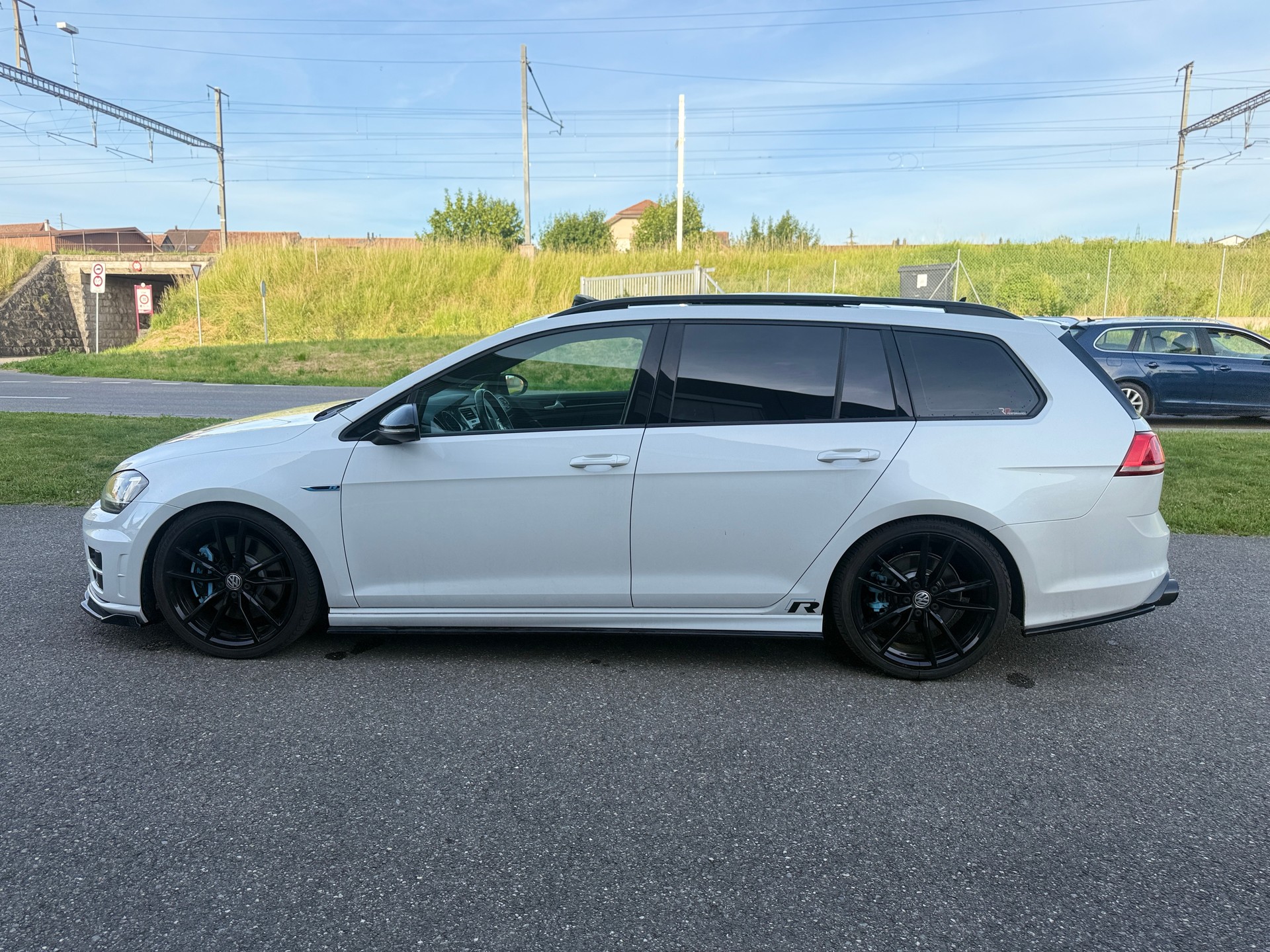 VW Golf Variant 2.0 TSI R 4 Motion DSG-image-5