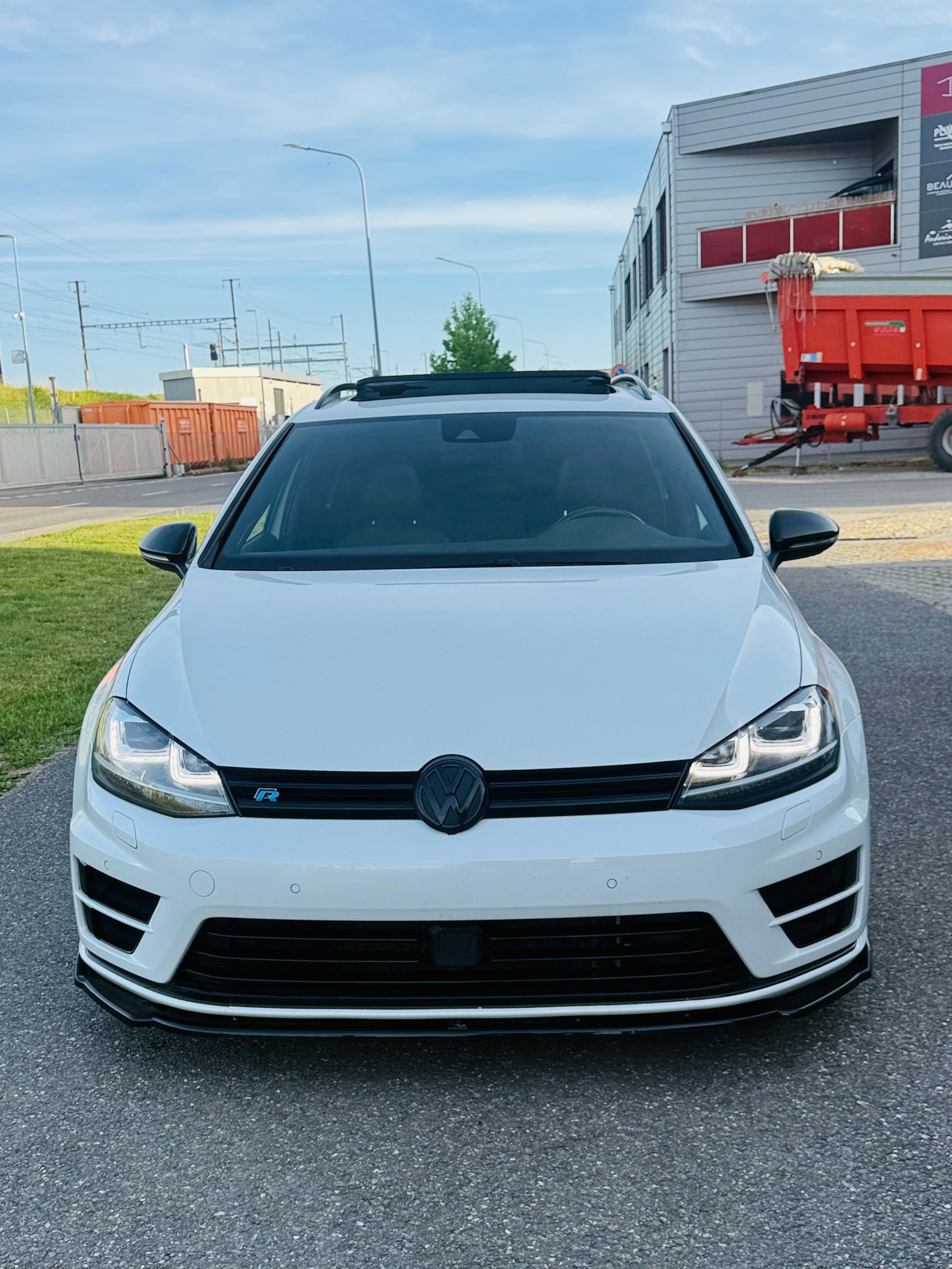 VW Golf Variant 2.0 TSI R 4 Motion DSG-image-6