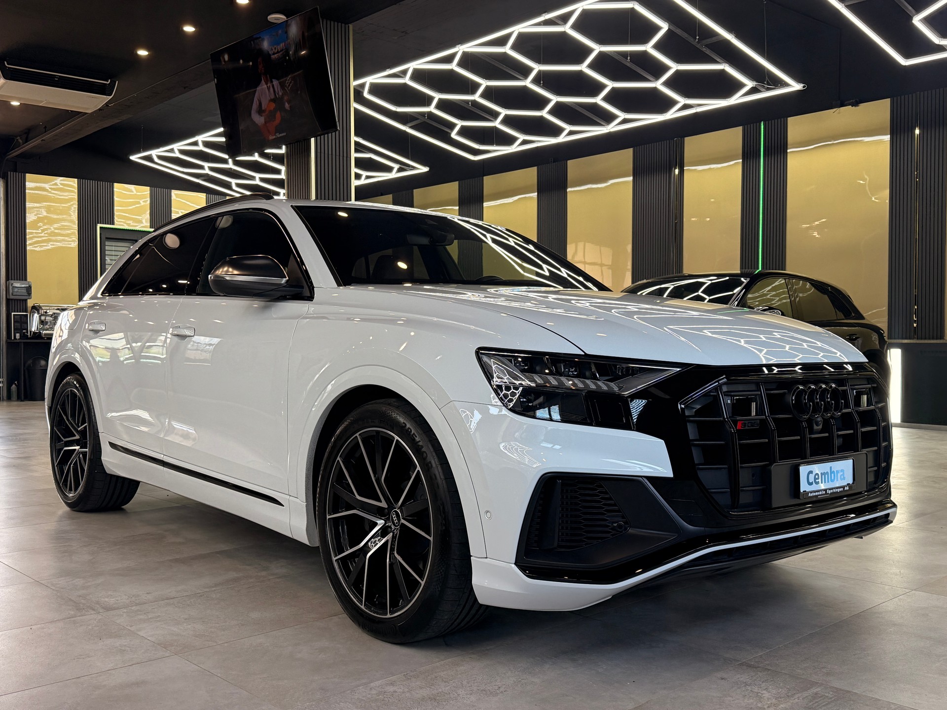 AUDI SQ8 4.0 V8 TFSI quattro T-Tronic-image-2