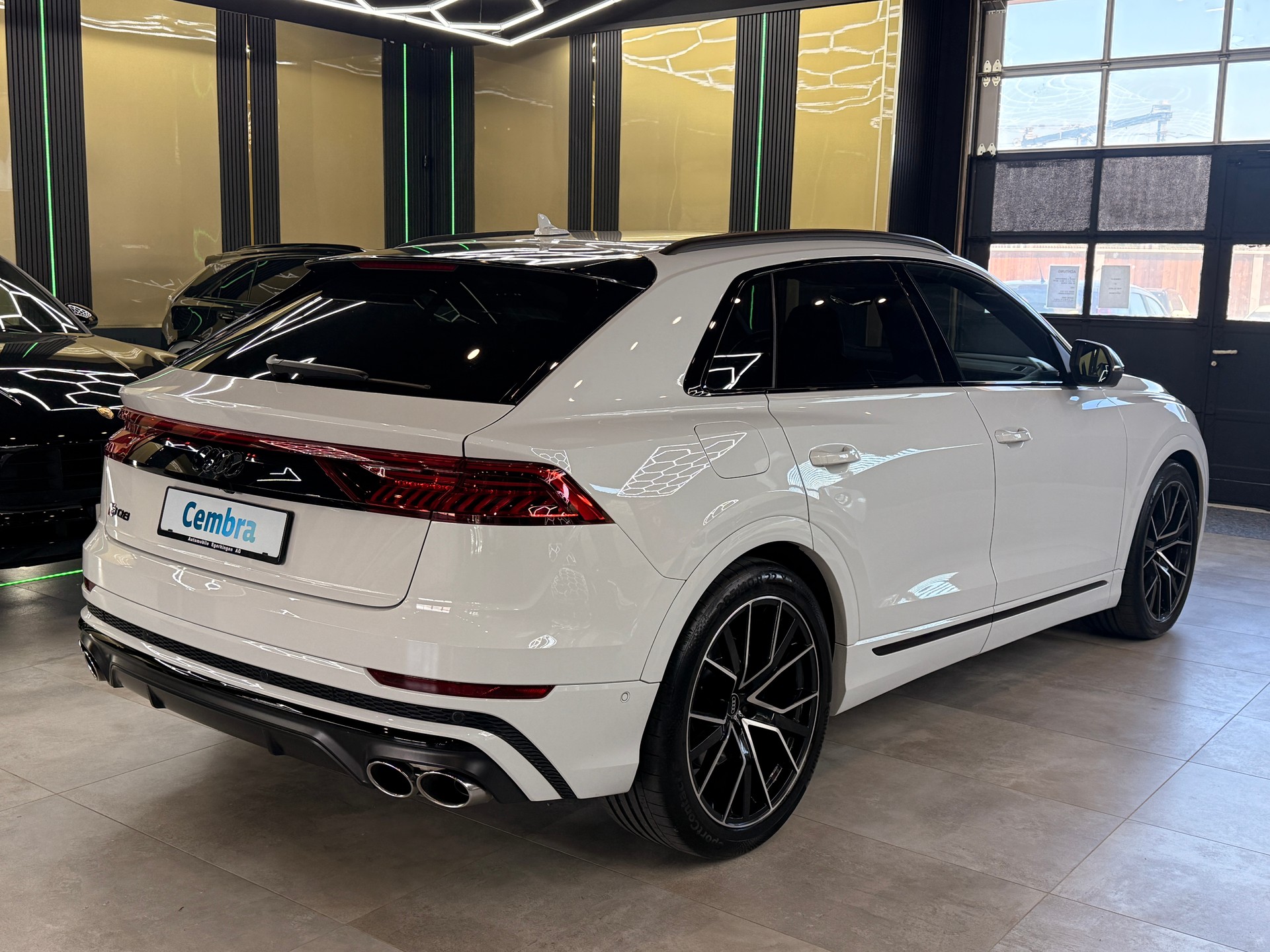 AUDI SQ8 4.0 V8 TFSI quattro T-Tronic-image-4