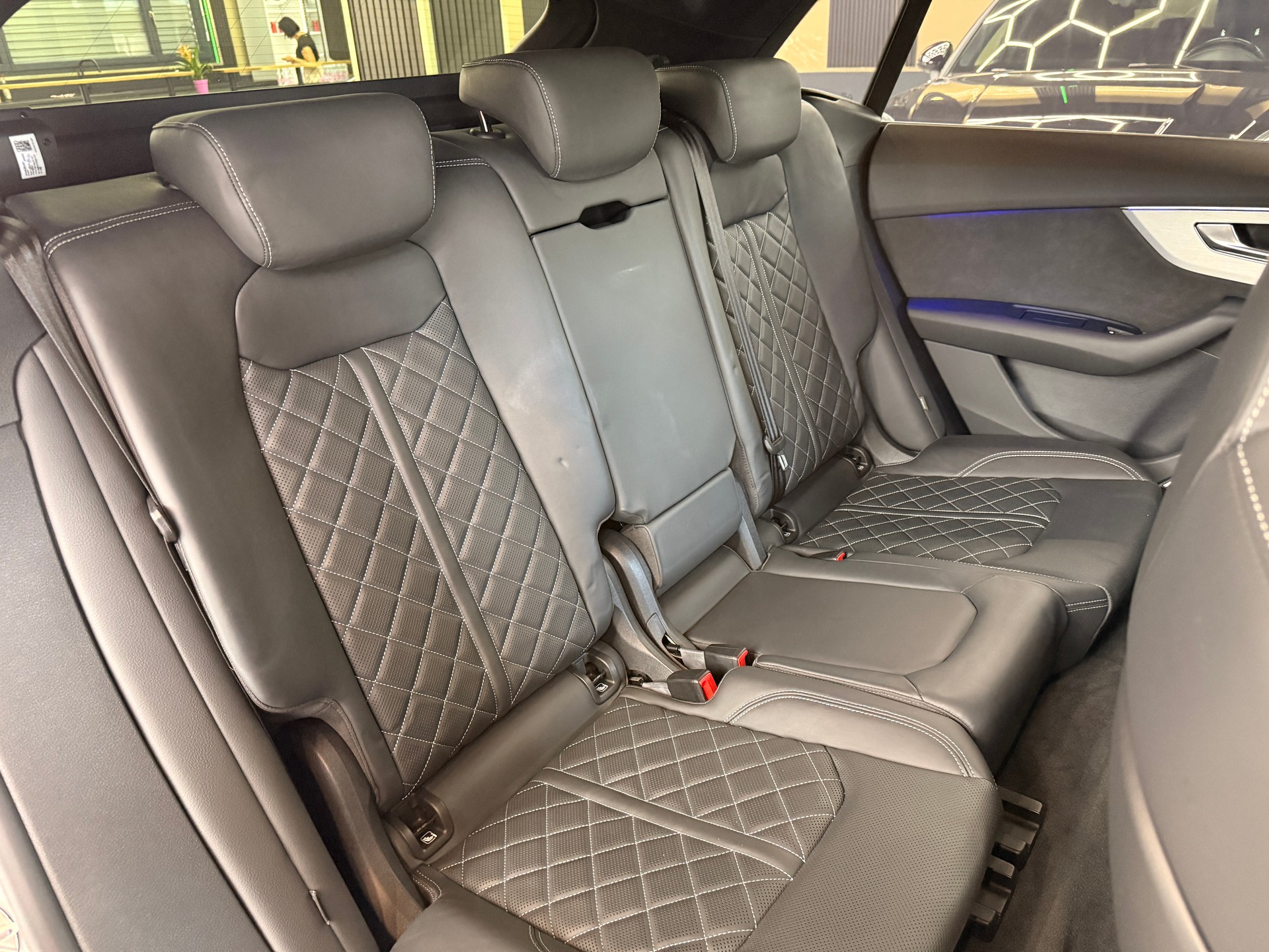 AUDI SQ8 4.0 V8 TFSI quattro T-Tronic-image-15