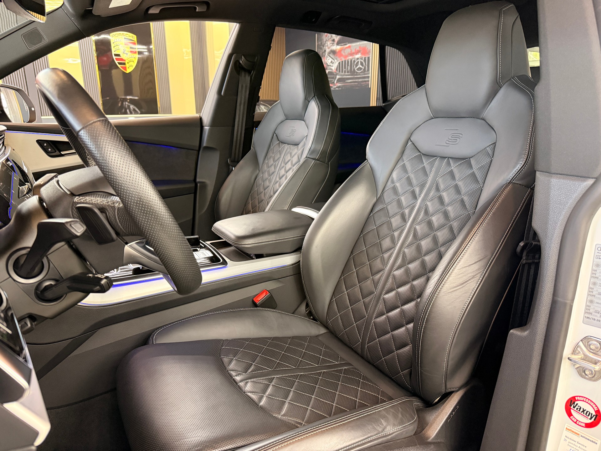 AUDI SQ8 4.0 V8 TFSI quattro T-Tronic-image-9